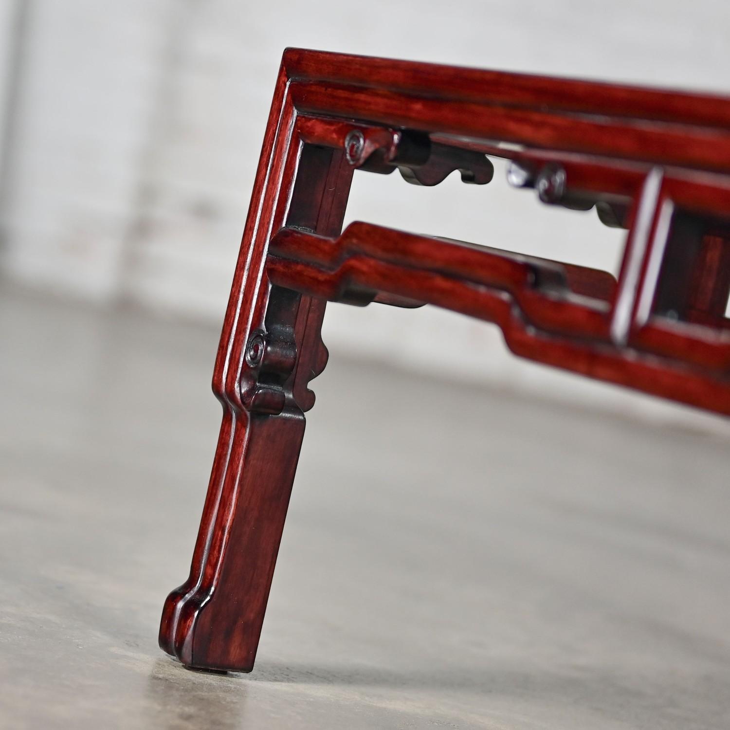 Mesa baja de palisandro estilo Ming con tablero rectangular de cristal insertado Fabricada en China Vidrio en venta