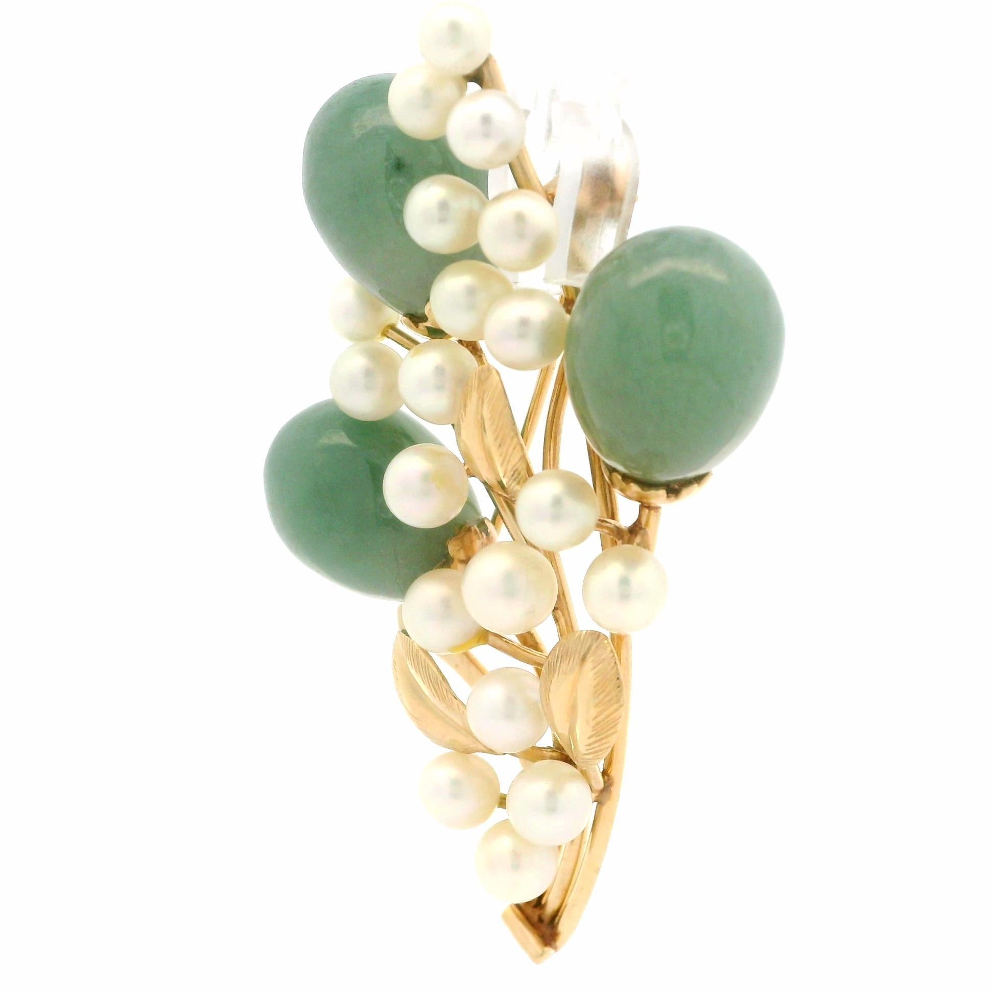 --Stone(s):--
(19) Genuine Cultured Pearls - Round Shape - Nice White Color -3.9 to 5.2mm each (approx.)
(3) Natural Genuine Jades - Oval Cabochon Cut - Polished - Prong Set - Seafoam Green Color 

Material: Solid 14k Yellow Gold
Weight: 18.20