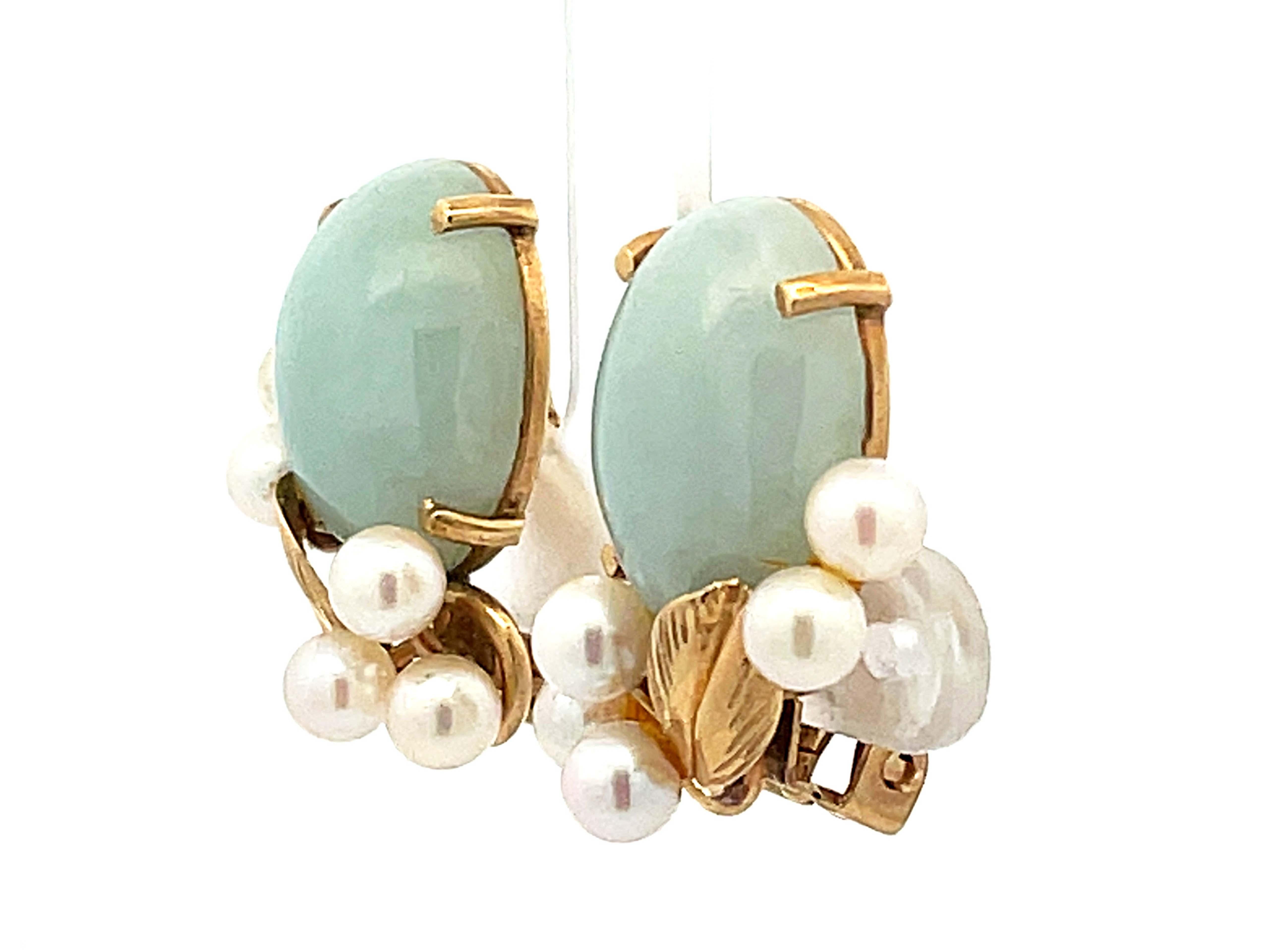 Cabochon Orecchini a clip di perle e giada cabochon Ming Ming in oro giallo 14k in vendita