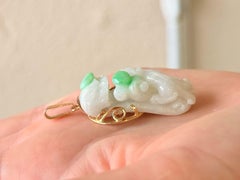 Colgante de jade blanco de tigre tallado de Ming Oro amarillo de 14k