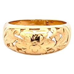 Anillo Mings de oro amarillo de 14 quilates con crisantemo recortado