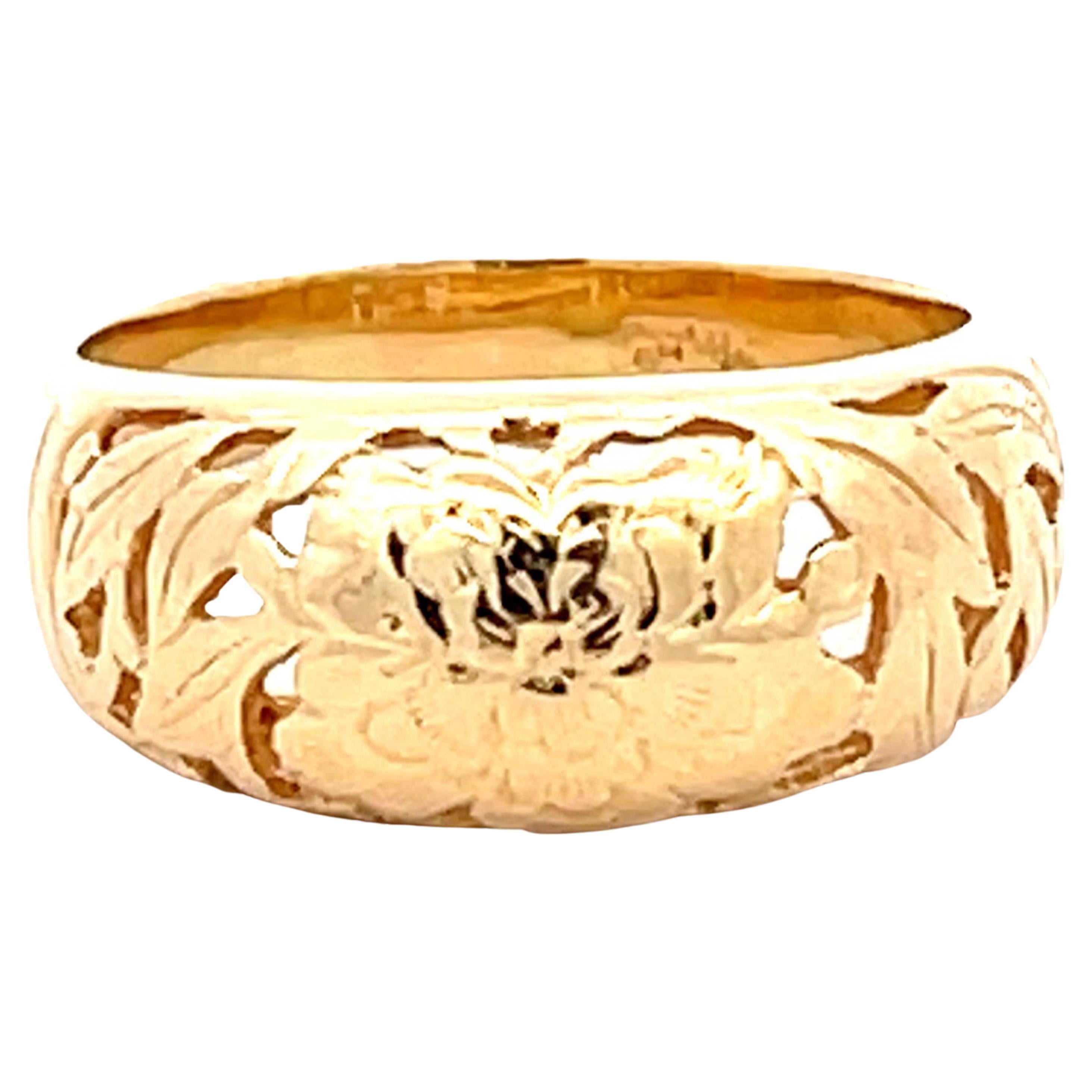 Mings Chrysanthemum Cutout Band Ring in 14k Yellow Gold For Sale