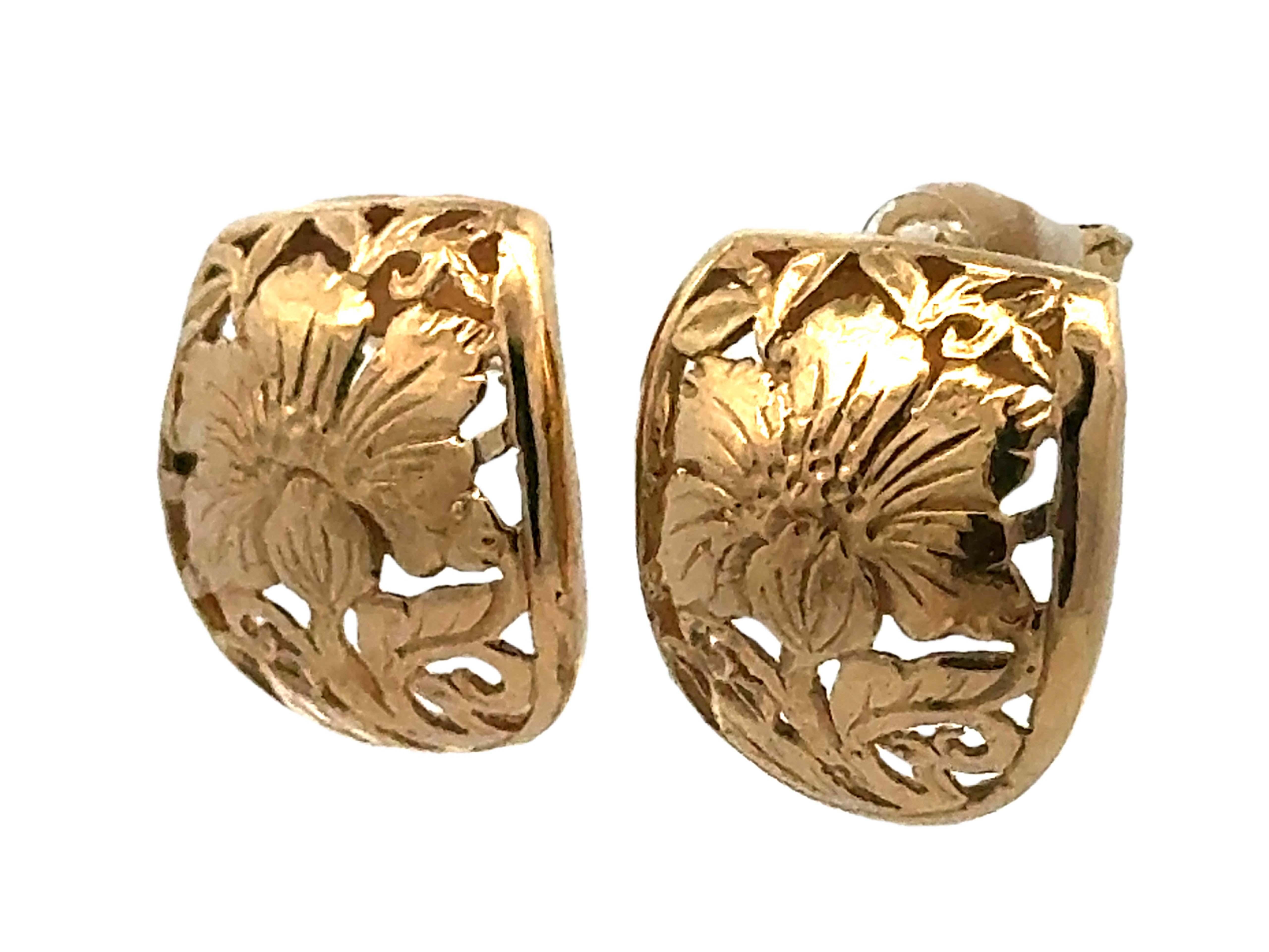 Orecchini a perno Ming Ming Flower Open Scroll in oro giallo 14 carati In condizioni ottime in vendita a Honolulu, HI