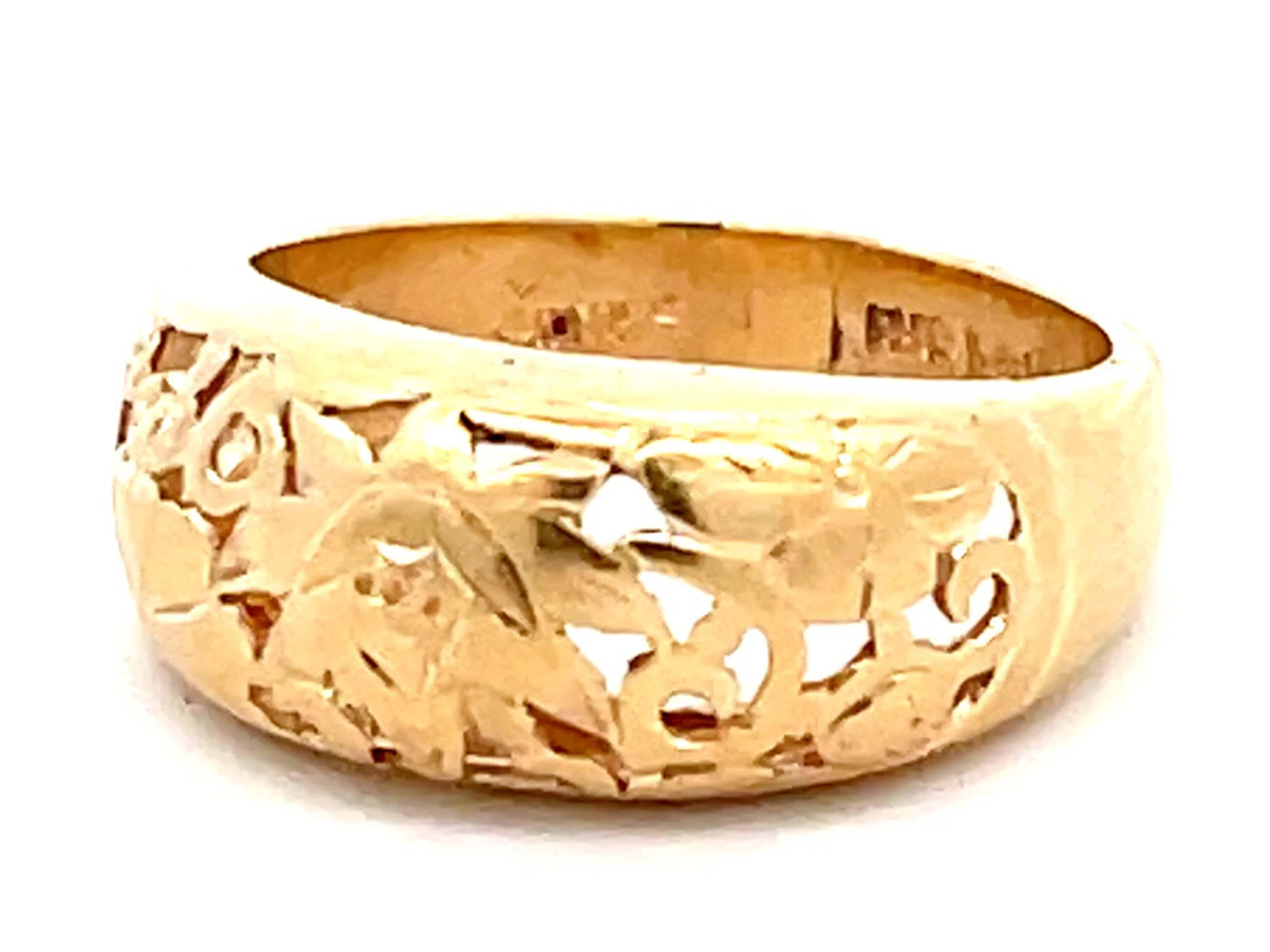 Mings Four Seasons Cutout Dome Band Ring in 14k In Excellent Condition For Sale In Honolulu, HI