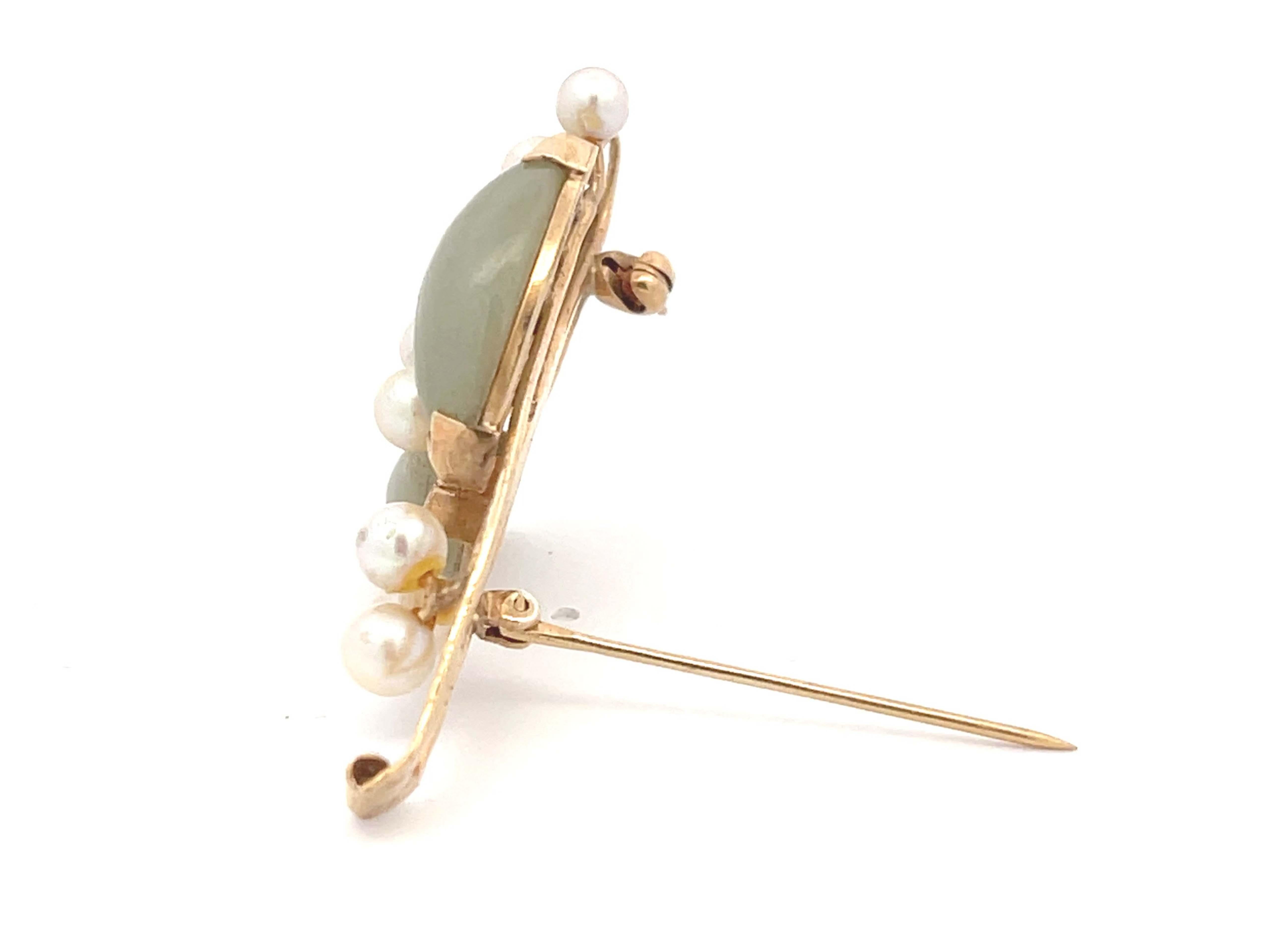 Round Cut Mings Gold Branch Brooch with Jade and Pearls in 14k Yellow Gold For Sale