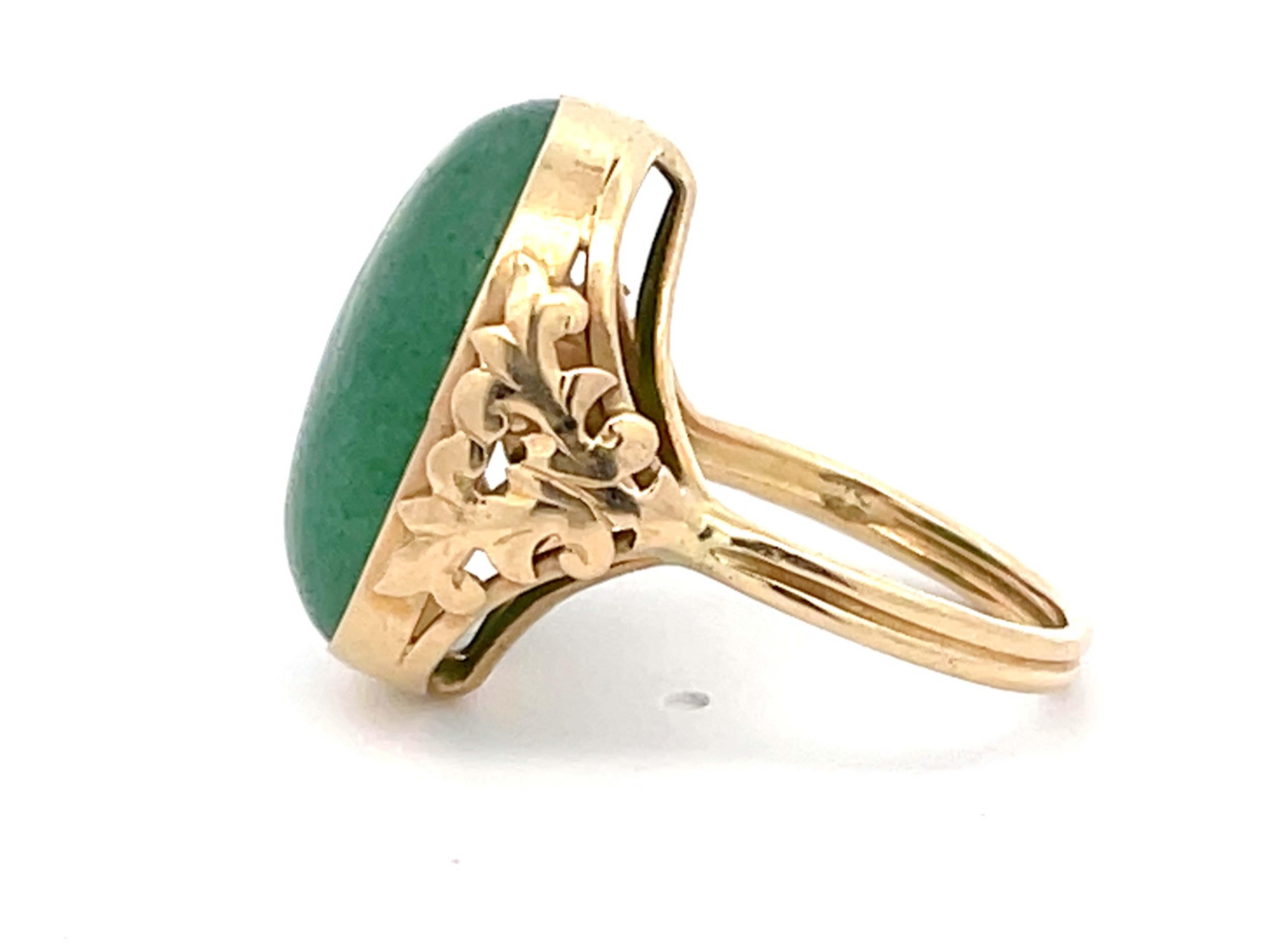 Women's Mings Green Jade Ring in 14k Yellow Gold For Sale