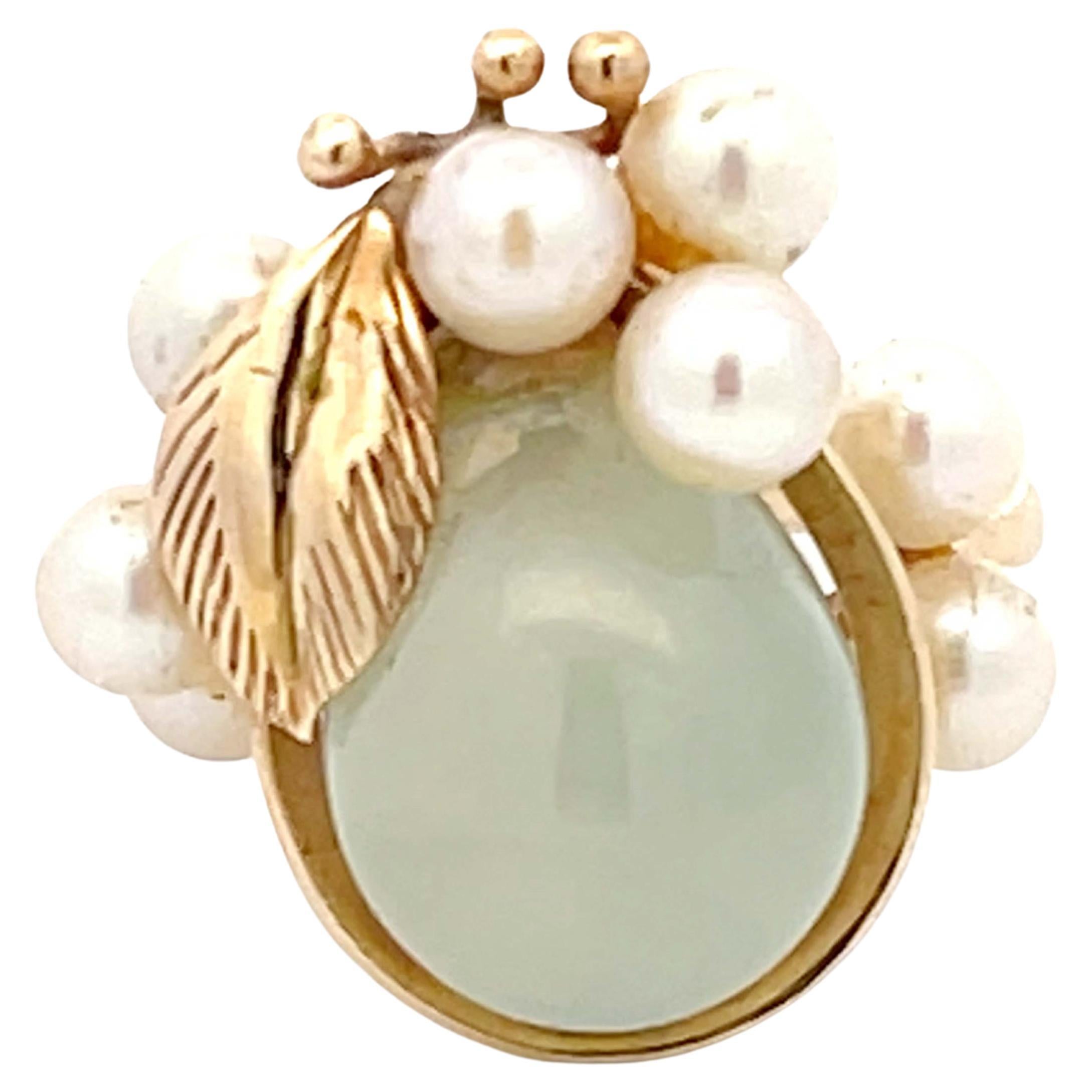 Mings Green Pear Shaped Jade and Pearl Leaf Design Ring in 14k Yellow Gold For Sale