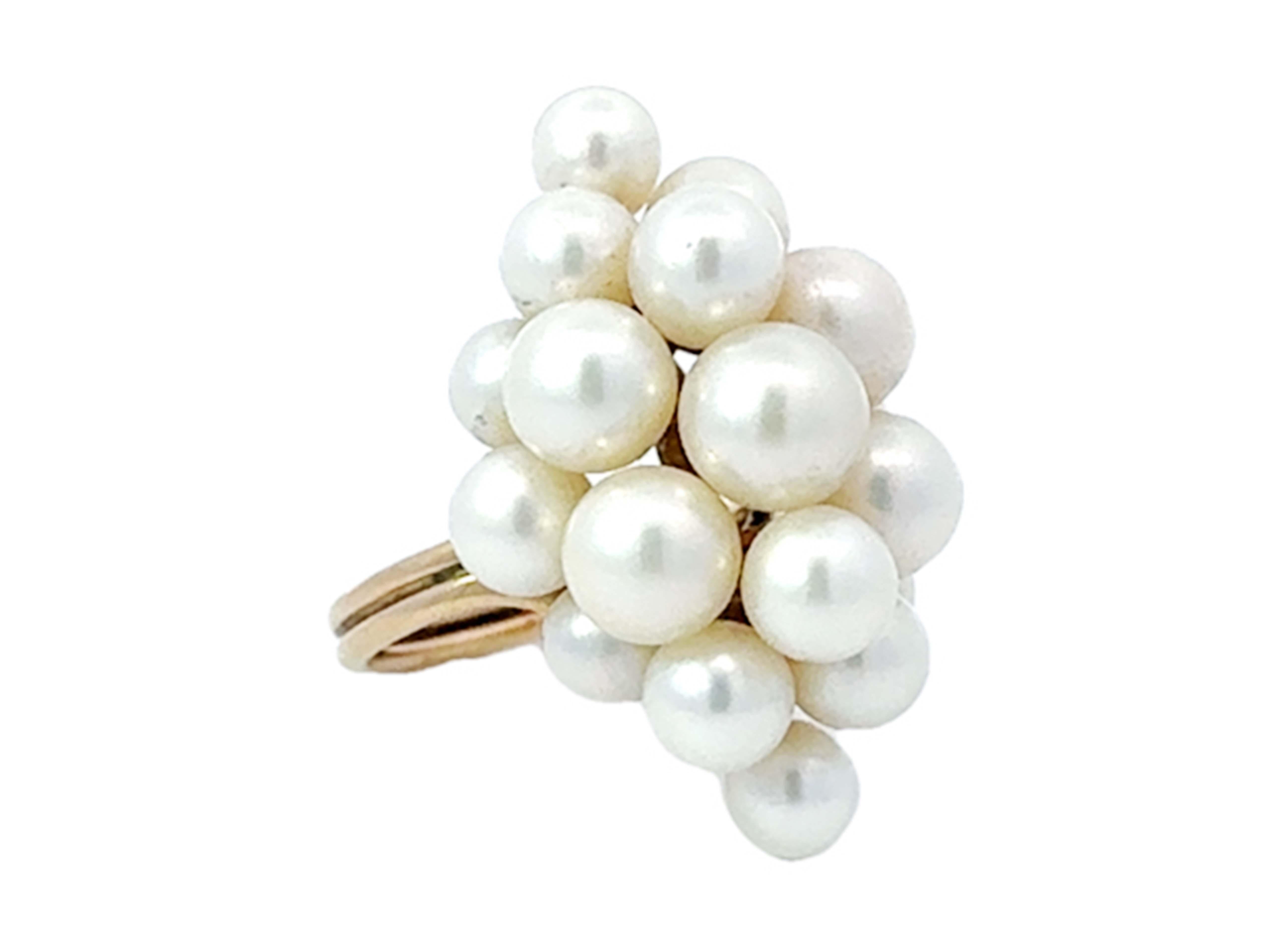 Modern Ming's Hawaii Akoya Pearl Cluster Ring 14k Yellow Gold For Sale