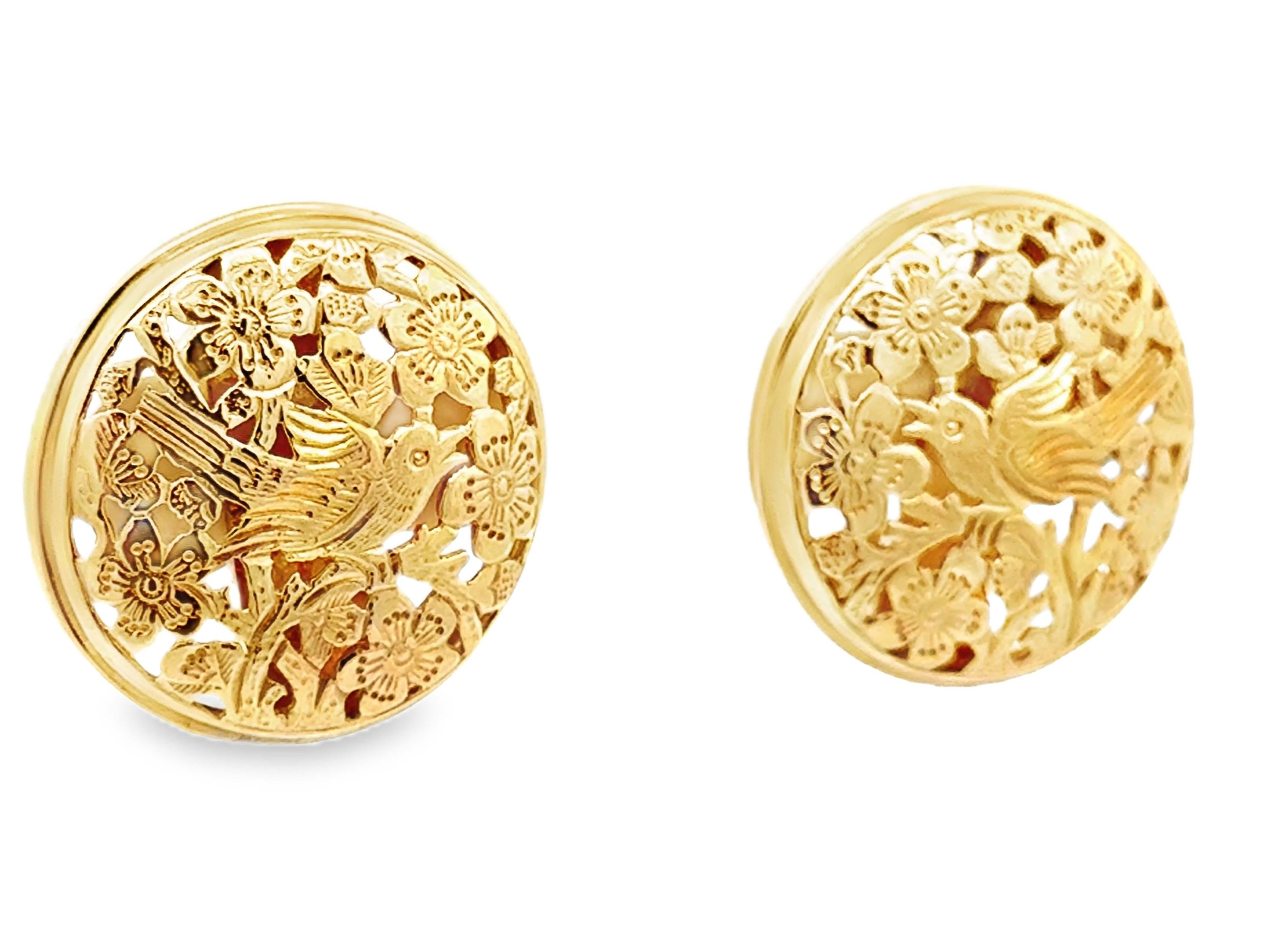 Ming's Hawaii Bird on a Plum Large Round Earrings 14K Yellow Gold In Excellent Condition In Honolulu, HI