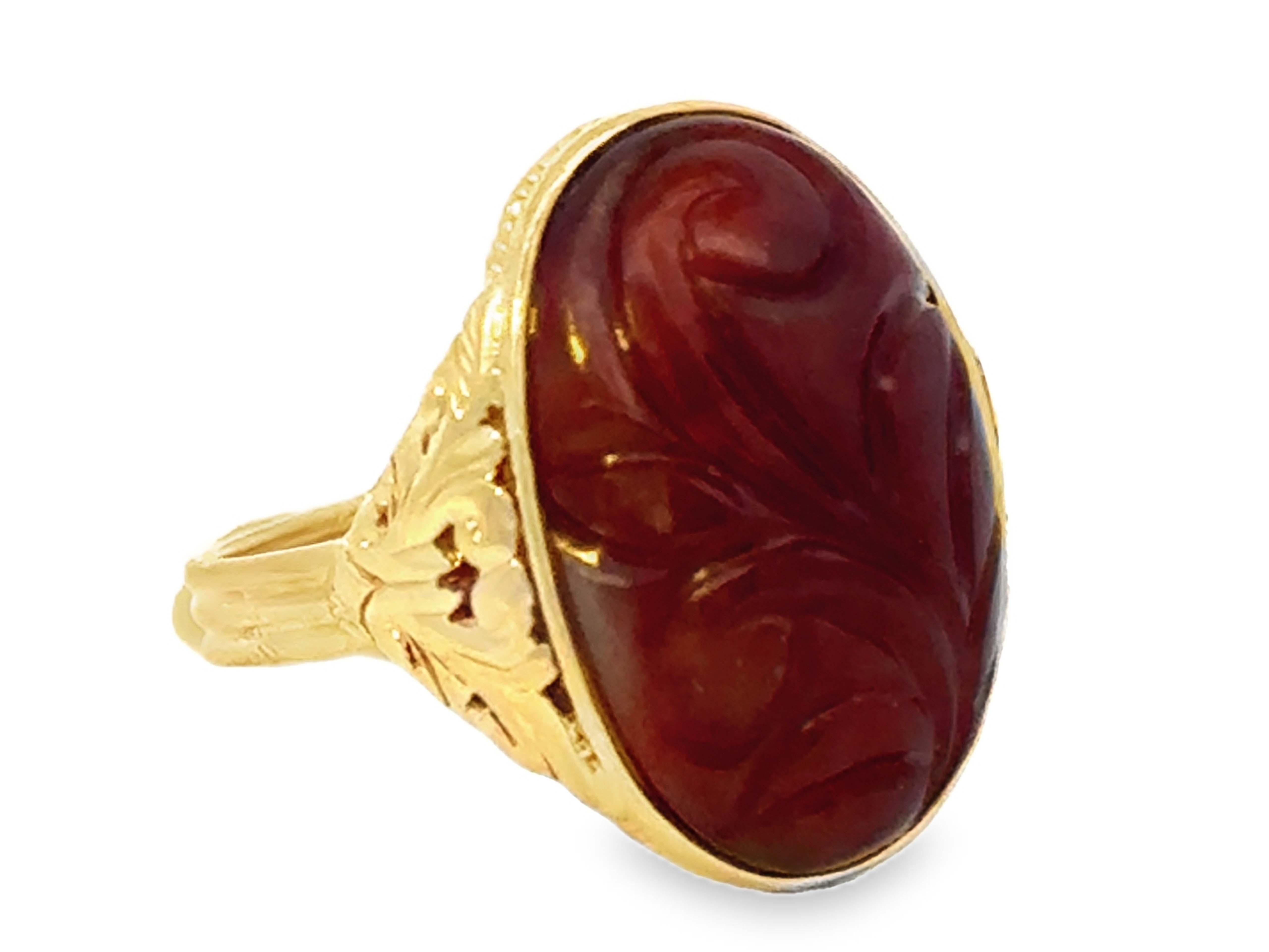 Modern Mings Hawaii Carved Red Brown Jade Ring 14k Yellow Gold For Sale
