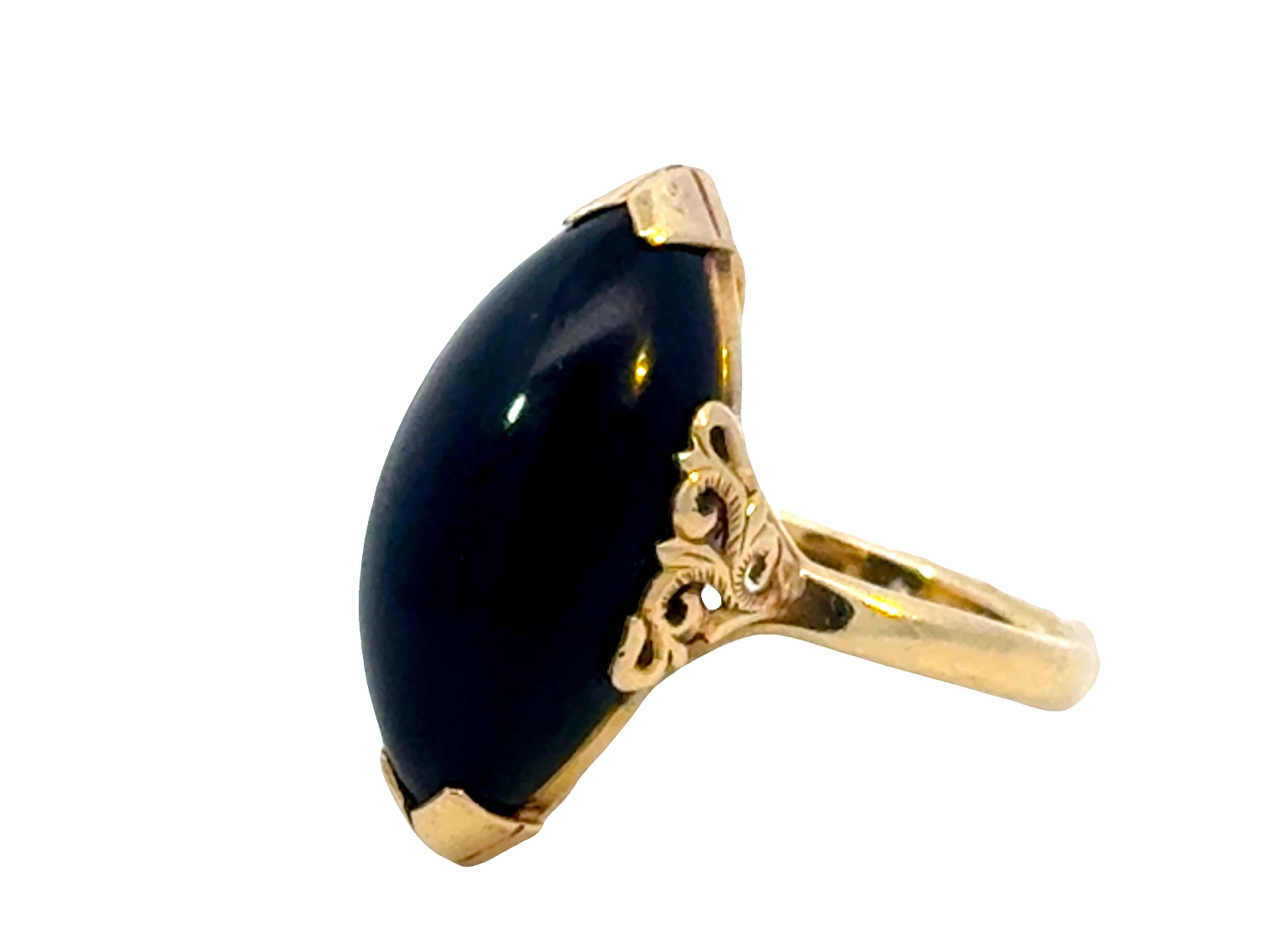 Taille Marquise Bague en jade noir à cabochon marquis de Ming Ming Hawaii, or jaune 14k en vente