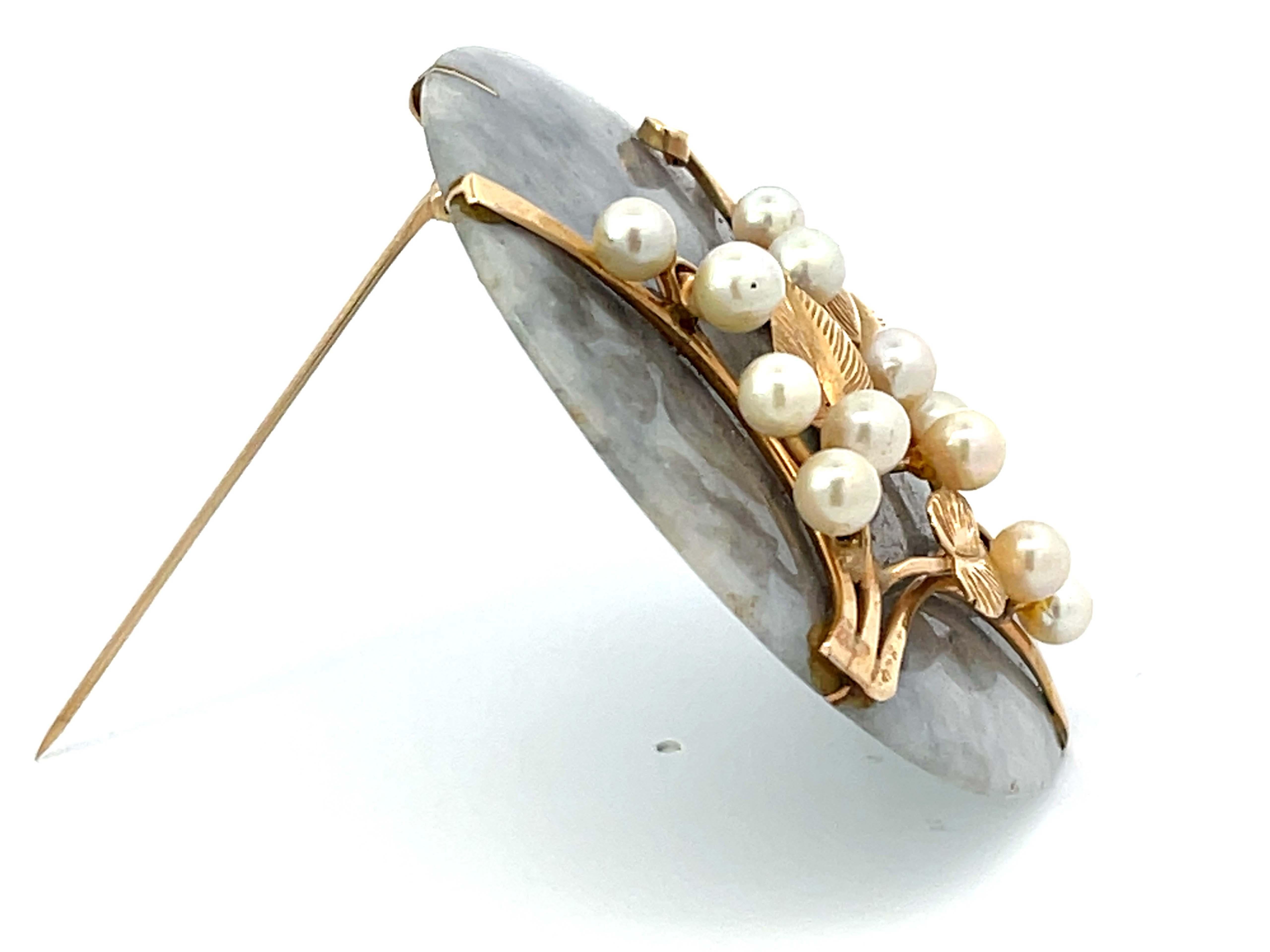 Mings Hawaii Mottled Greenish Grey Jade Pearl Leaf Brooch 14k Yellow Gold In Excellent Condition For Sale In Honolulu, HI