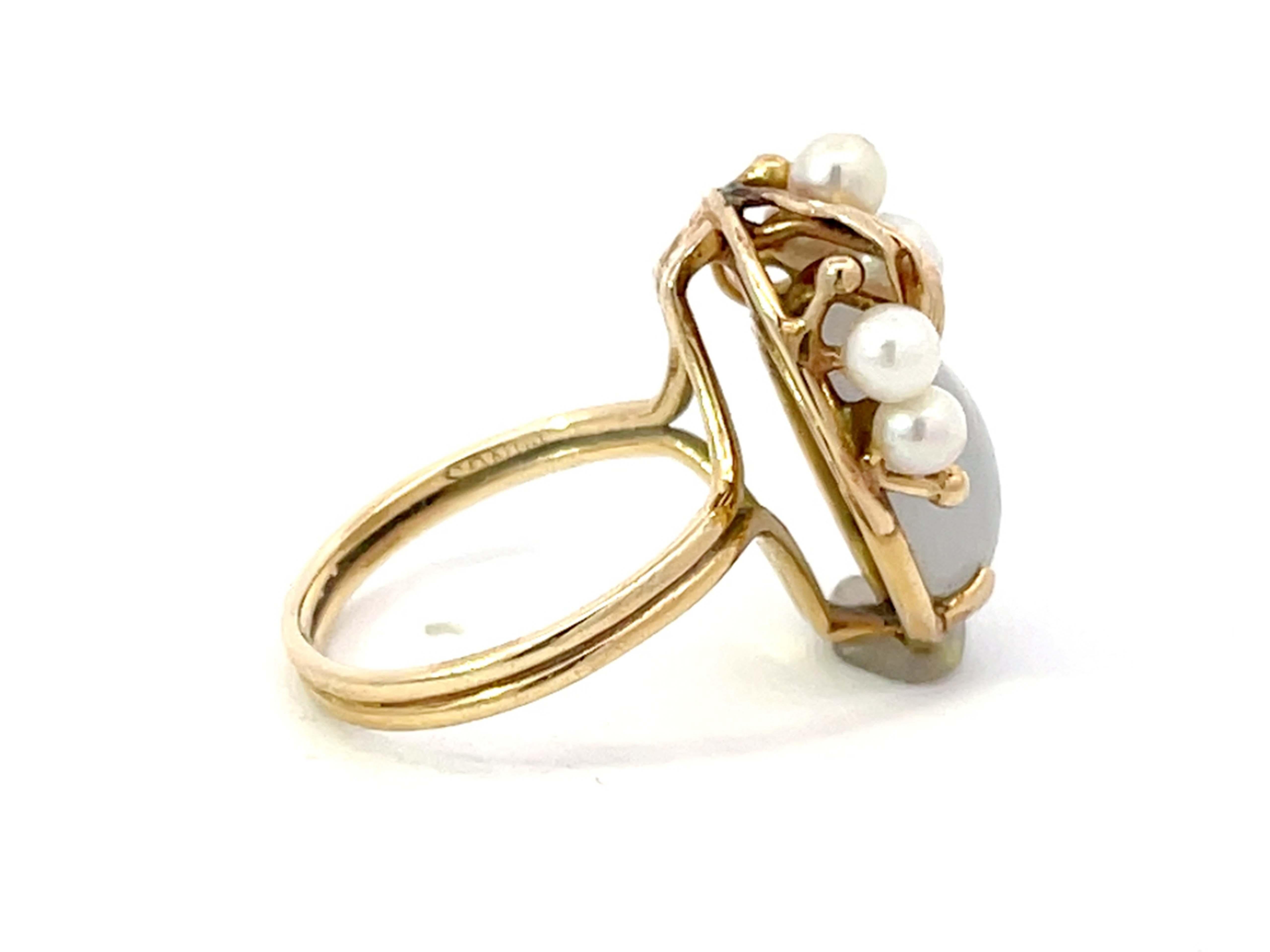 Mings Hawaii Oval Cabochon White Jade Pearl Leaf Ring 14k Yellow Gold In Excellent Condition For Sale In Honolulu, HI