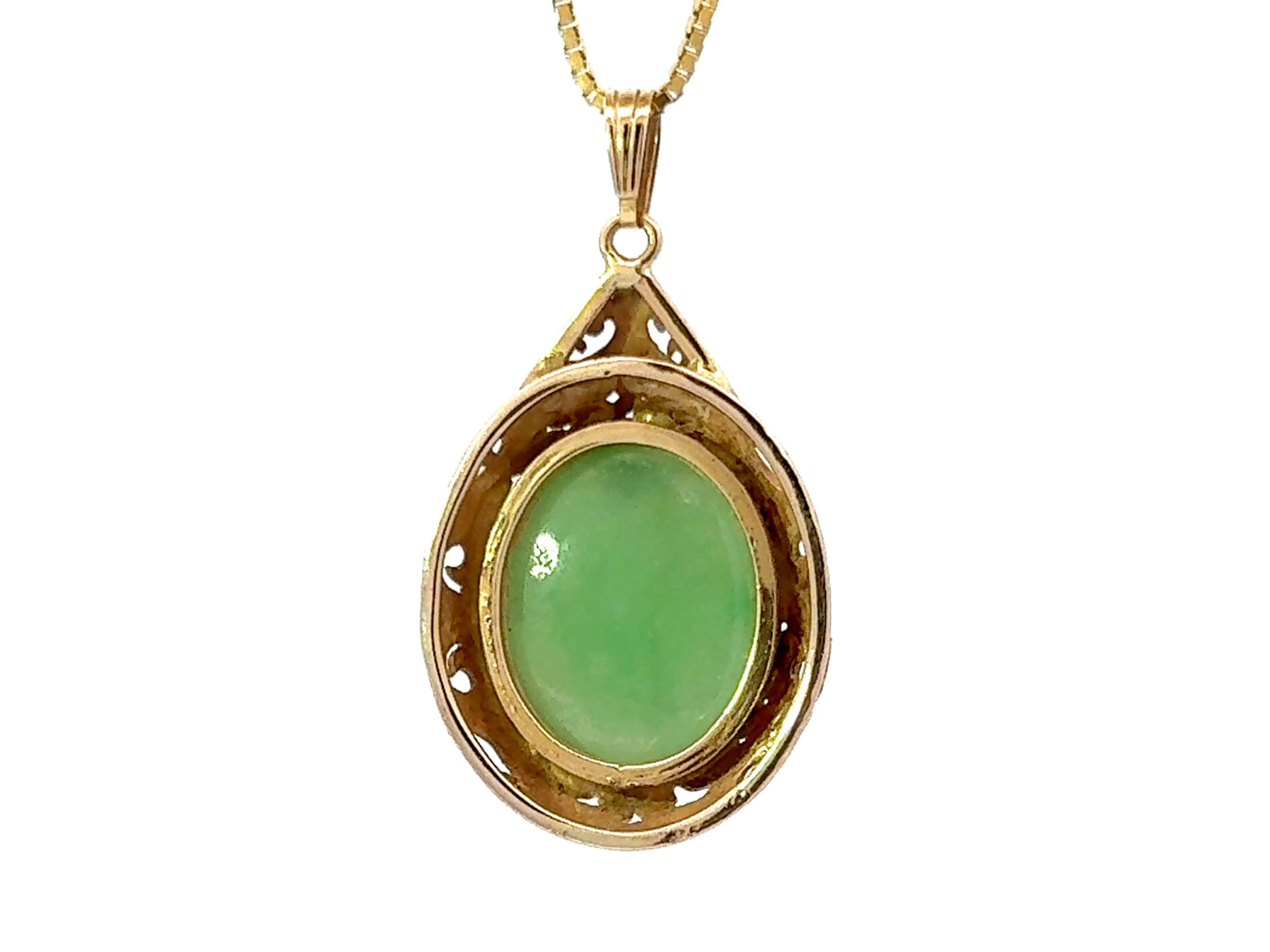 Ming's Hawaii Oval Green Jade Cabochon Pear Shaped Necklace 14k Yellow Gold For Sale 2
