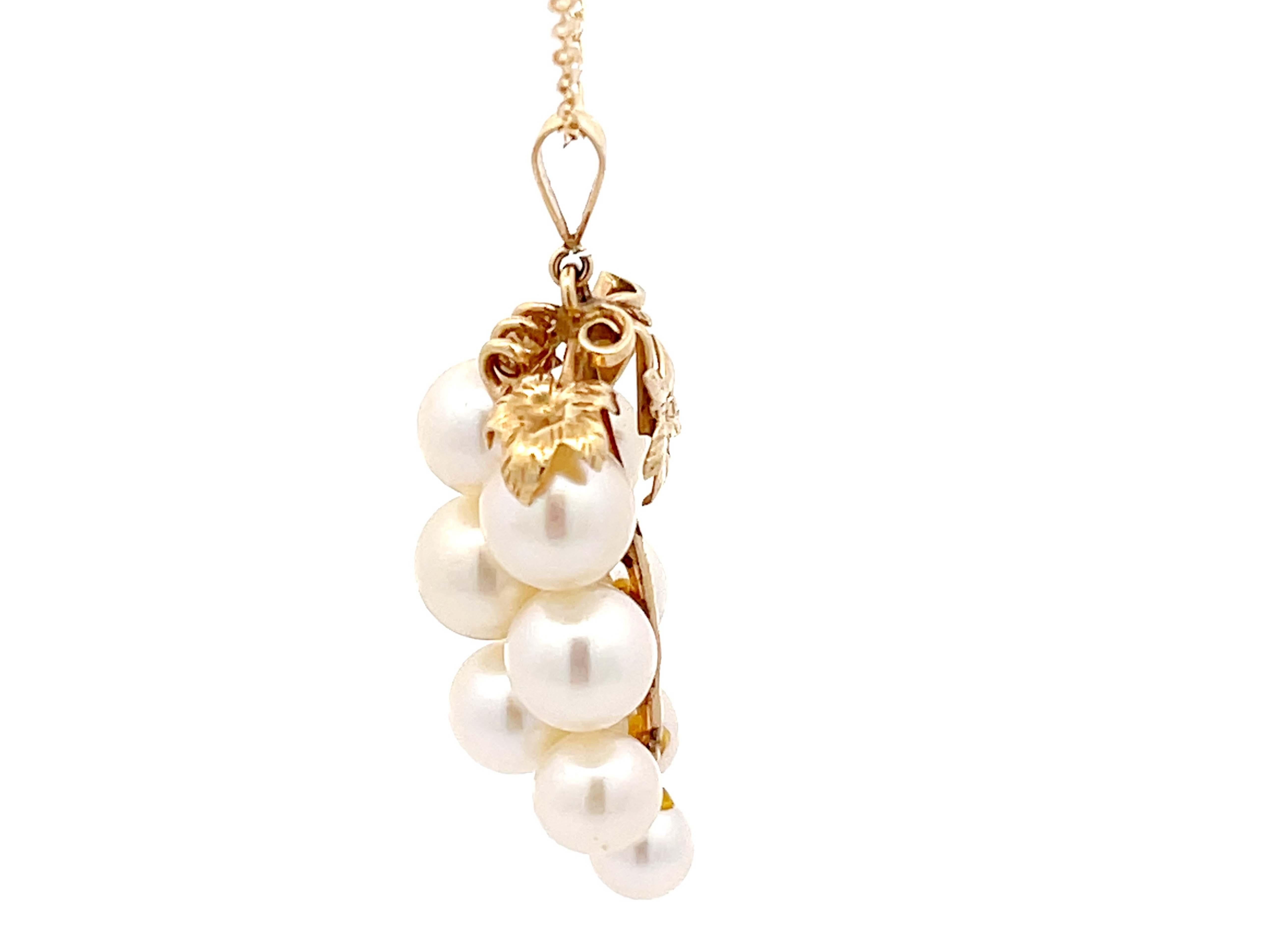 Mings Hawaii Pearl and Leaf Pendant in 14k Yellow Gold with Chain In Excellent Condition For Sale In Honolulu, HI