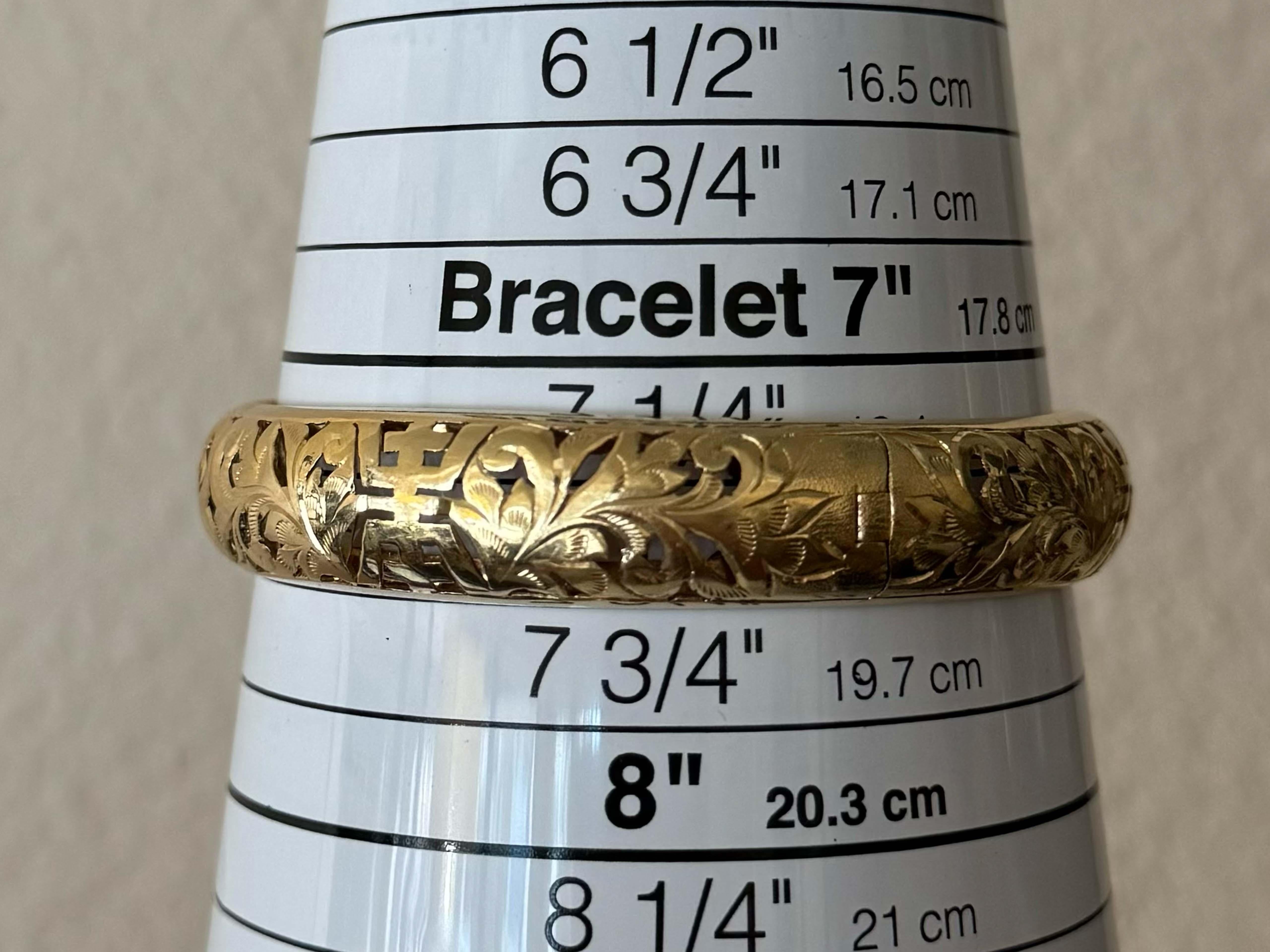 Moderne Mings Hawaii Bracelet jonc à charnière en or jaune 14 carats percé de longévité en vente