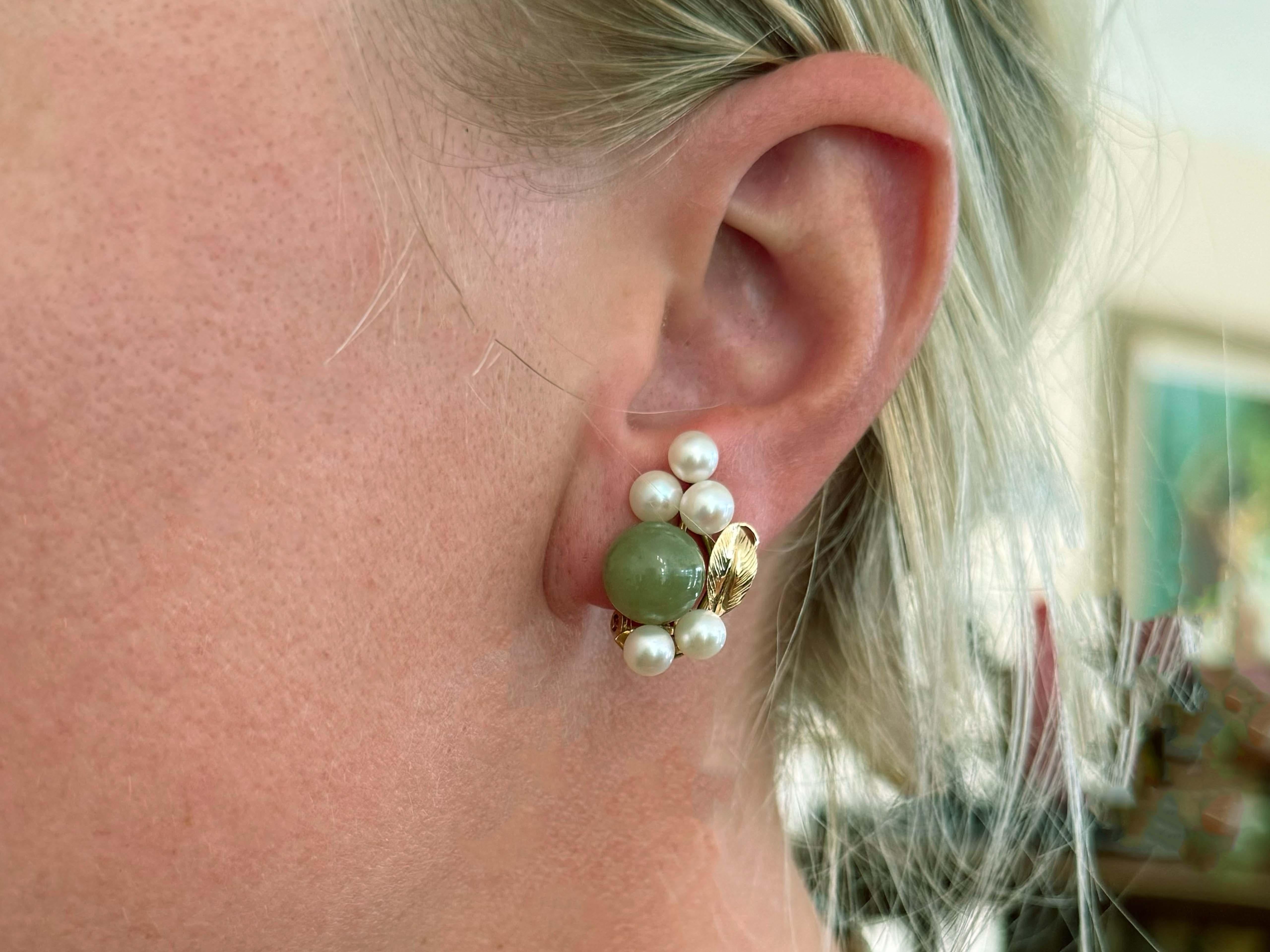 Earrings Specifications:

Designer: Ming's

Metal: 14K Yellow Gold

Pearls: 4.9 mm -5.4 mm Akoya Pearls

Jade: 10 mm Green jade spheres

Total Weight: 9.4 Grams

Earring Measurements: ~0.60