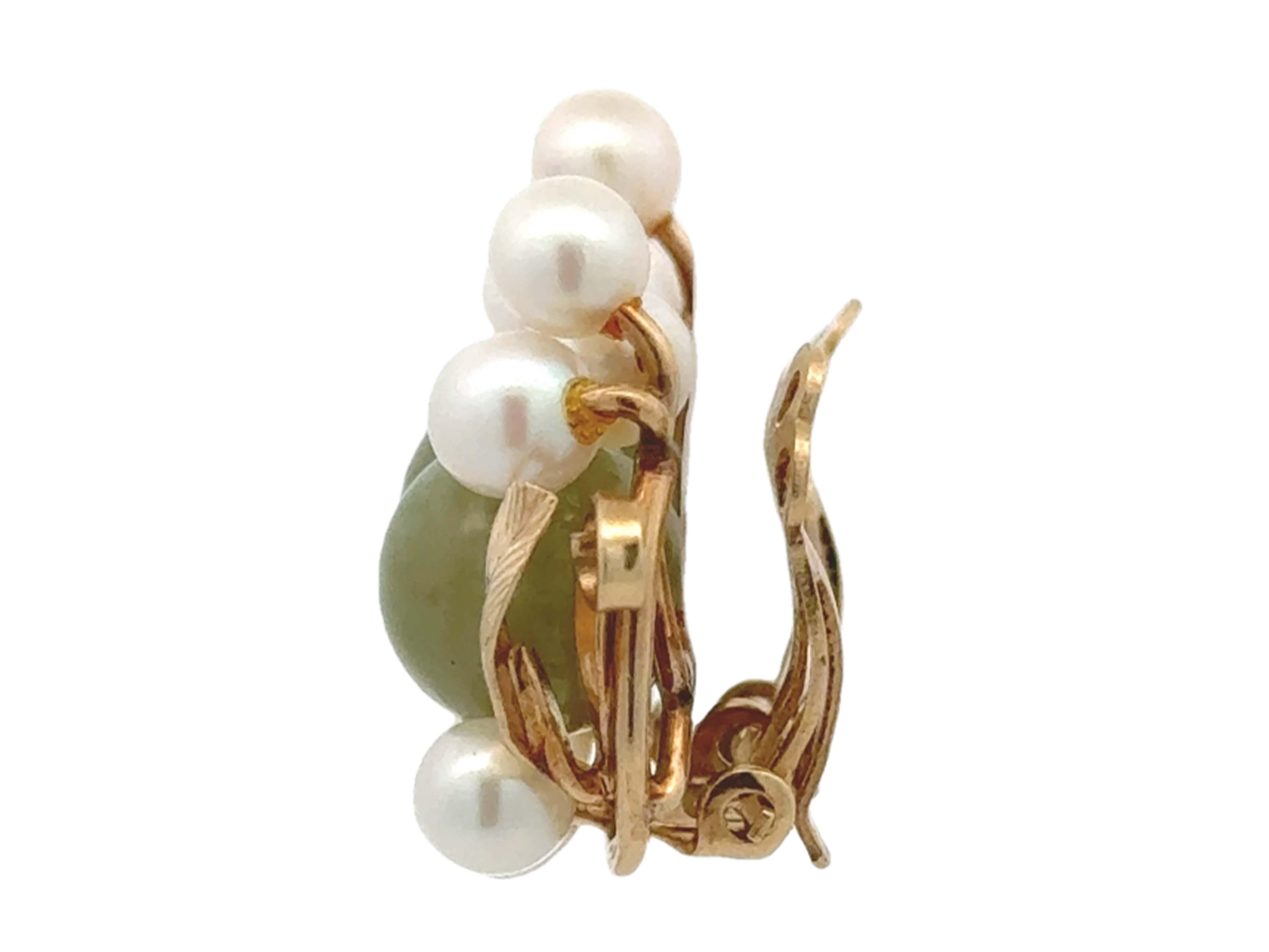 Mings Hawaii Round Green Jade and Akoya Pearl Clip on Earrings 14K Yellow Gold In Excellent Condition For Sale In Honolulu, HI