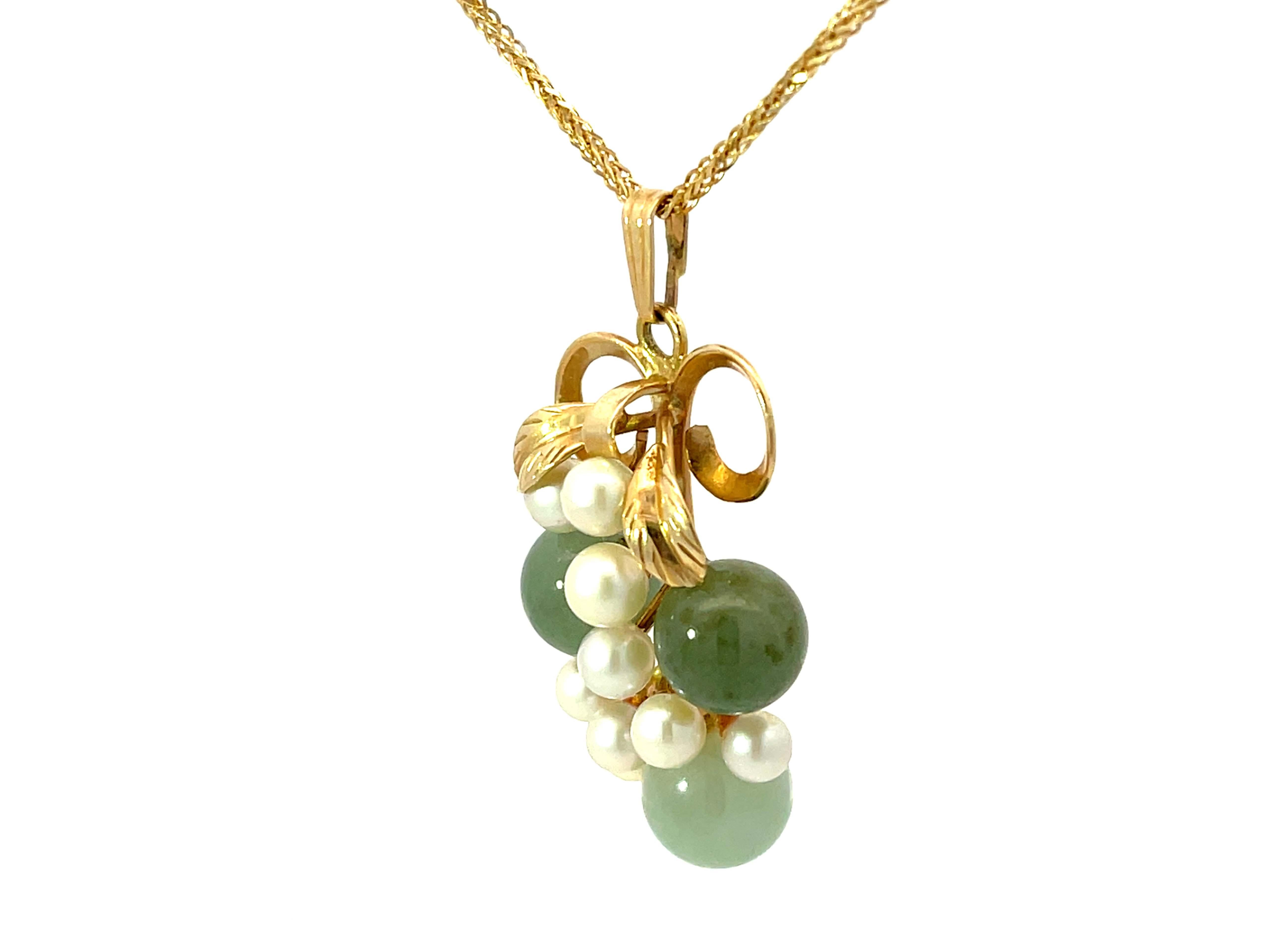 Round Cut Mings Hawaii Round Jade Pearl Leaf Necklace 14k Yellow Gold For Sale