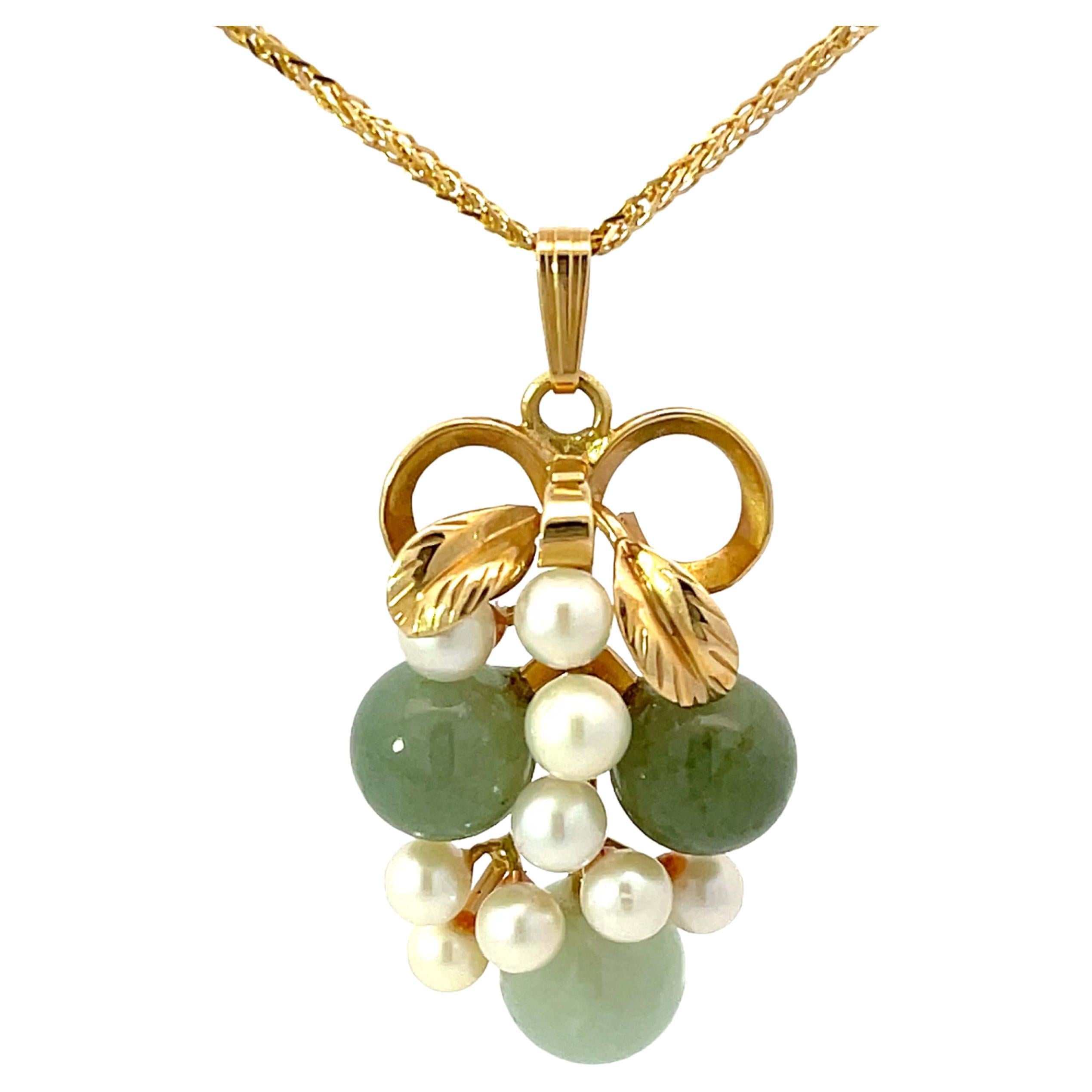 Mings Hawaii Round Jade Pearl Leaf Necklace 14k Yellow Gold For Sale