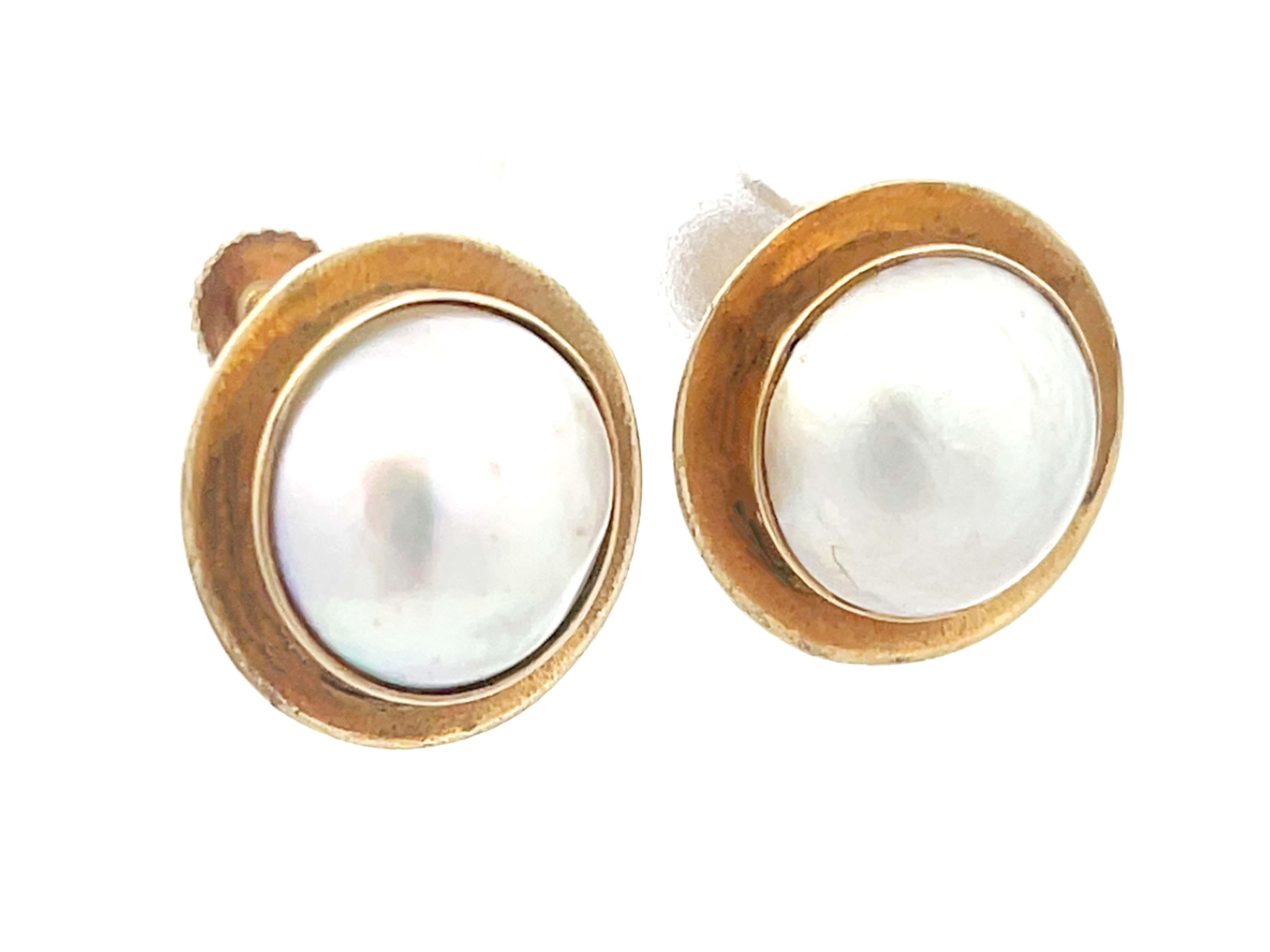 Modern Mings Hawaii Round Mabe Pearl Earrings in 14k Yellow Gold For Sale