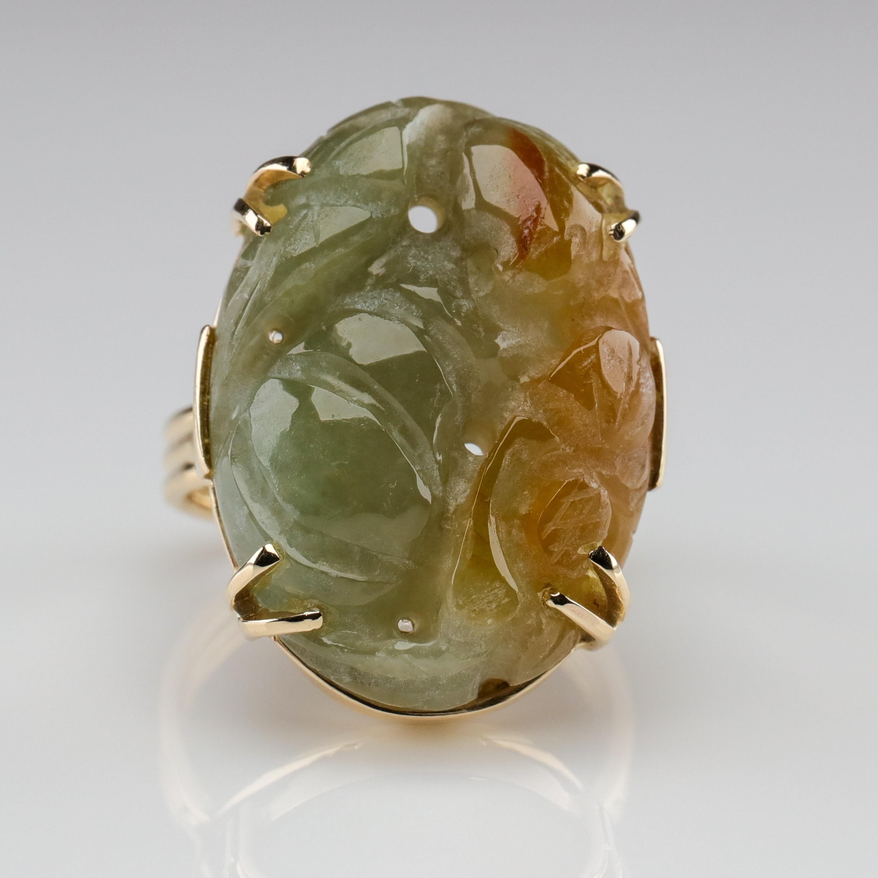 Ming's Jade Ring from Midcentury In Excellent Condition In Southbury, CT