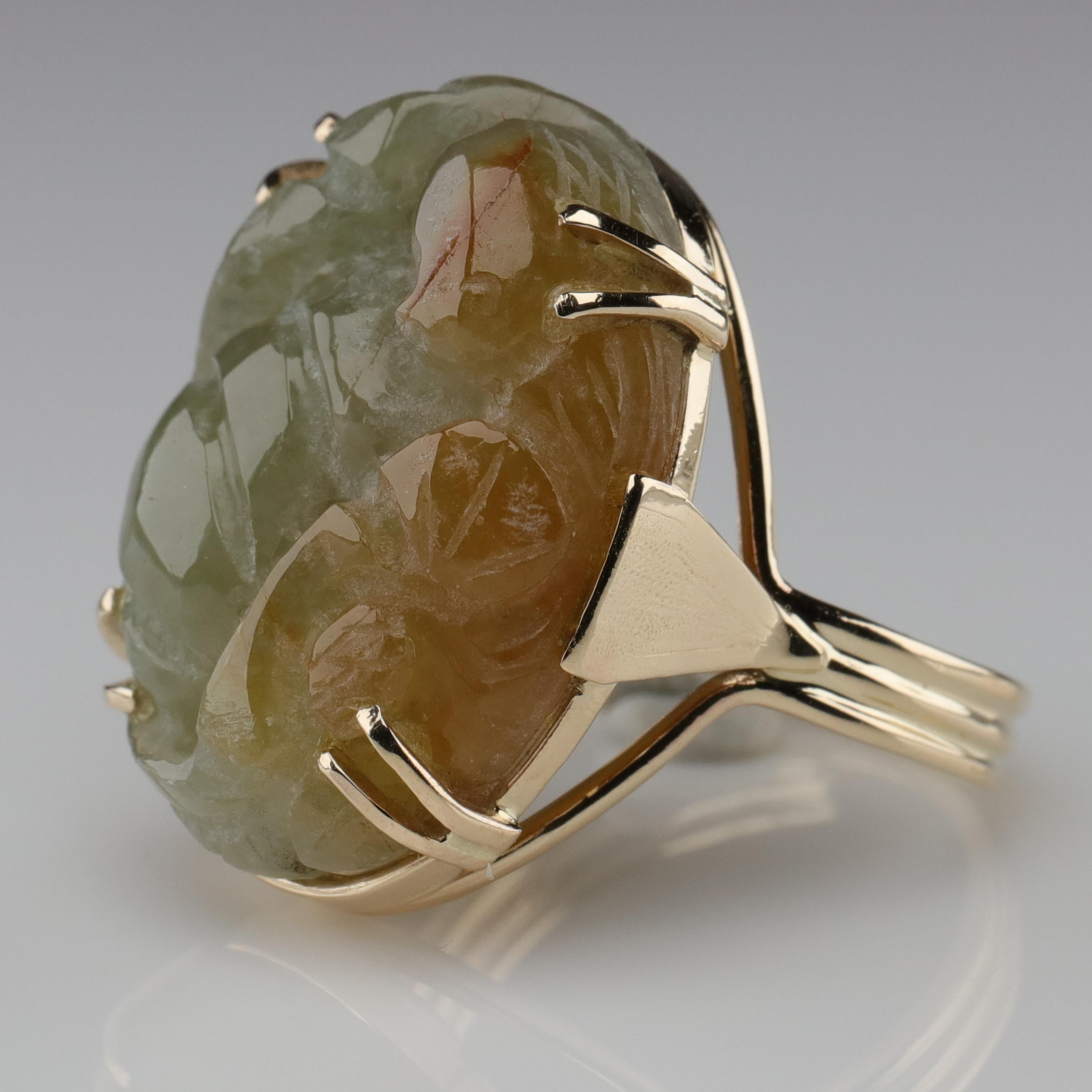 Women's or Men's Ming's Jade Ring from Midcentury