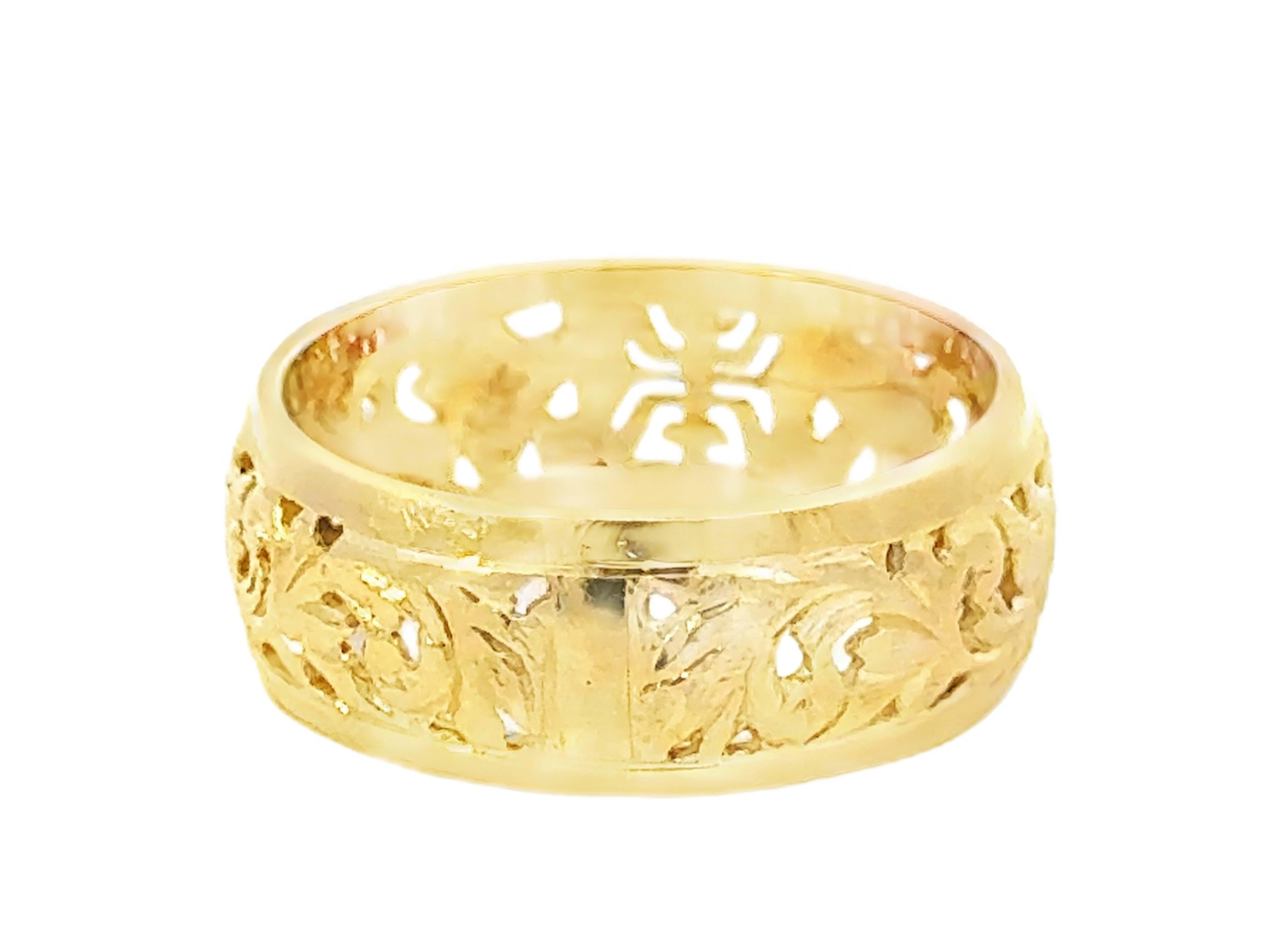 Mings Longevity Cutout Band Ring 14k Yellow Gold For Sale 2