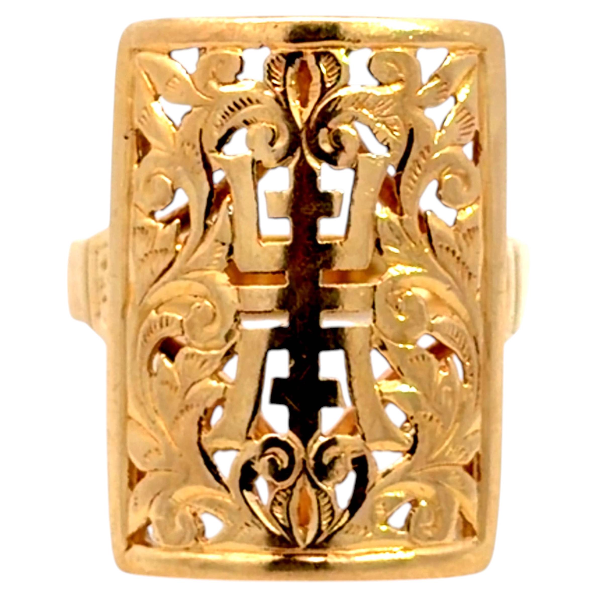 Ming Longevity Large Rectangular Ring Or jaune 14k en vente