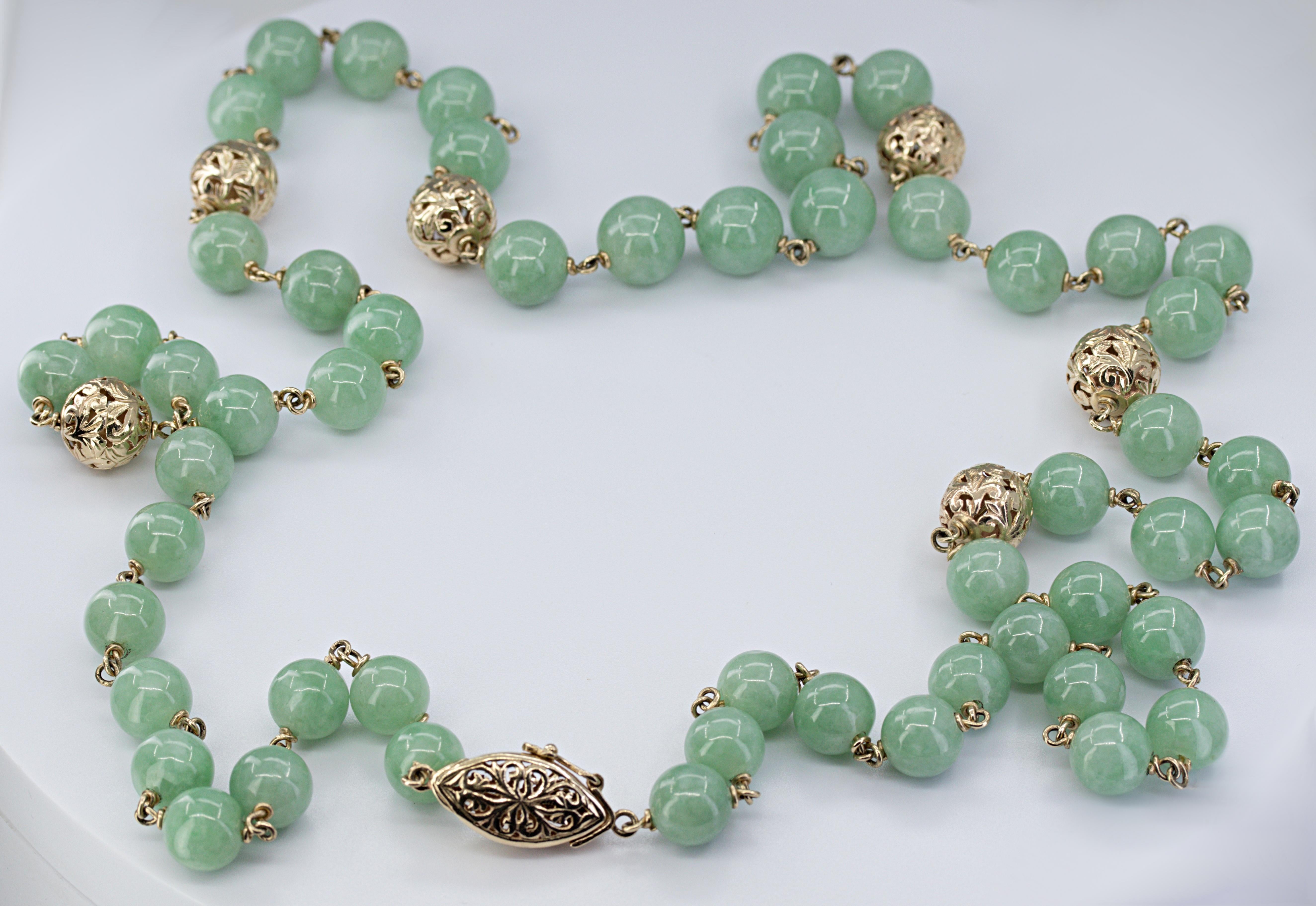 Ming’s Mason Kay Certified Natural Green Jadeite Jade Bead, 14K Yellow Gold Neck For Sale 2