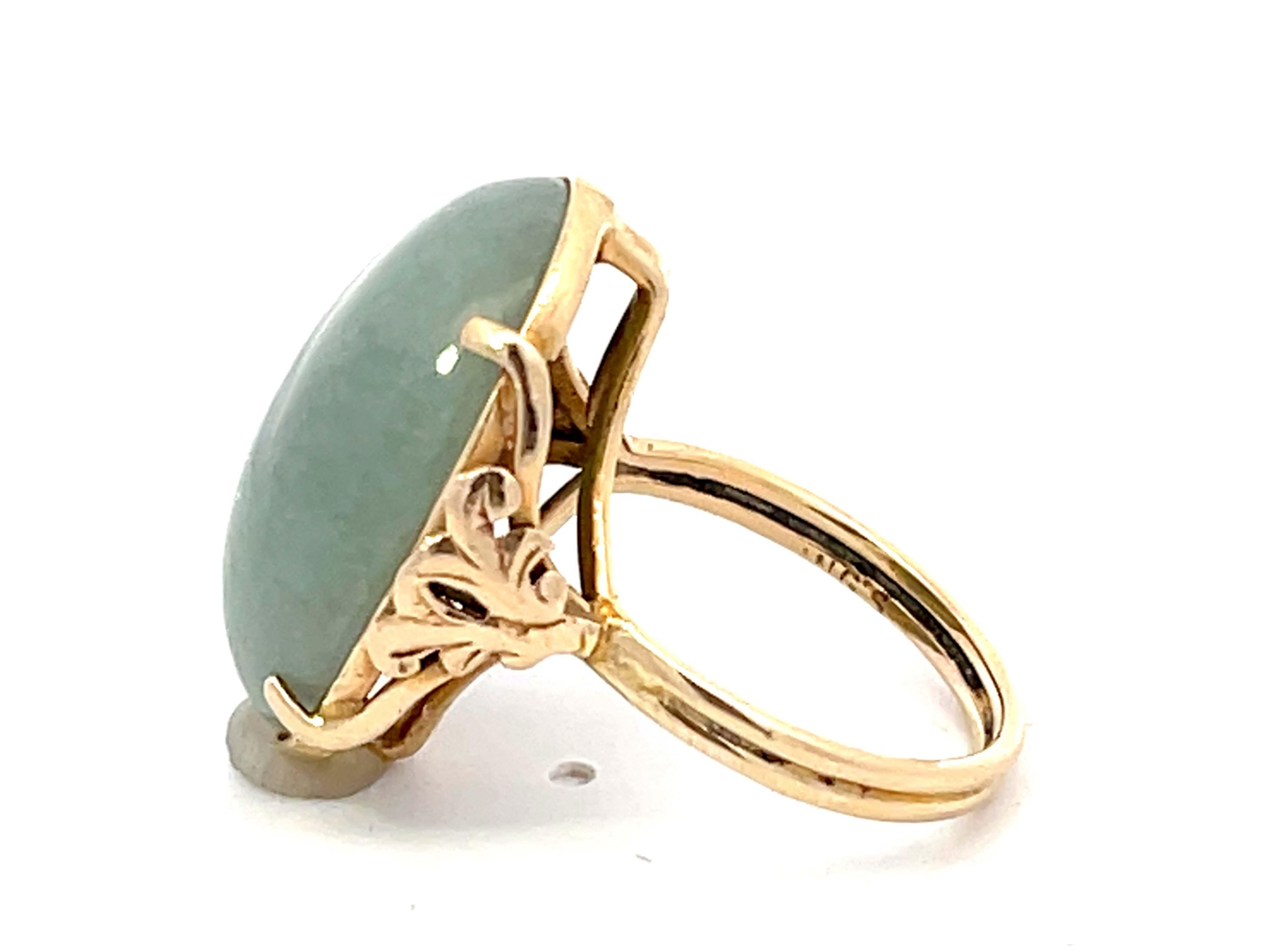 Mings Oval Cabochon Green Jade Ring 14k Yellow Gold For Sale 1