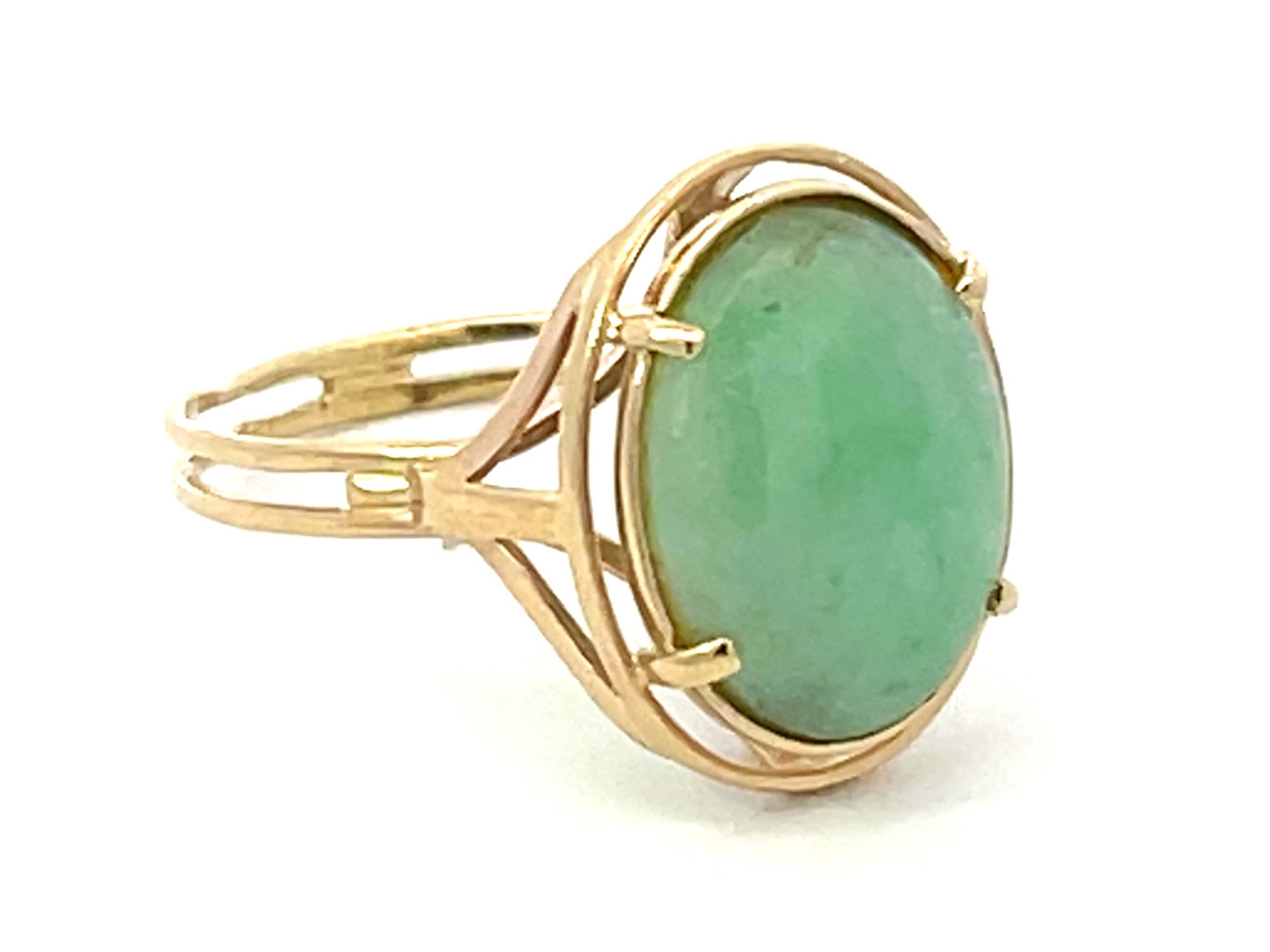 Modern Mings Oval Green Cabochon Jade Ring 14k Yellow Gold