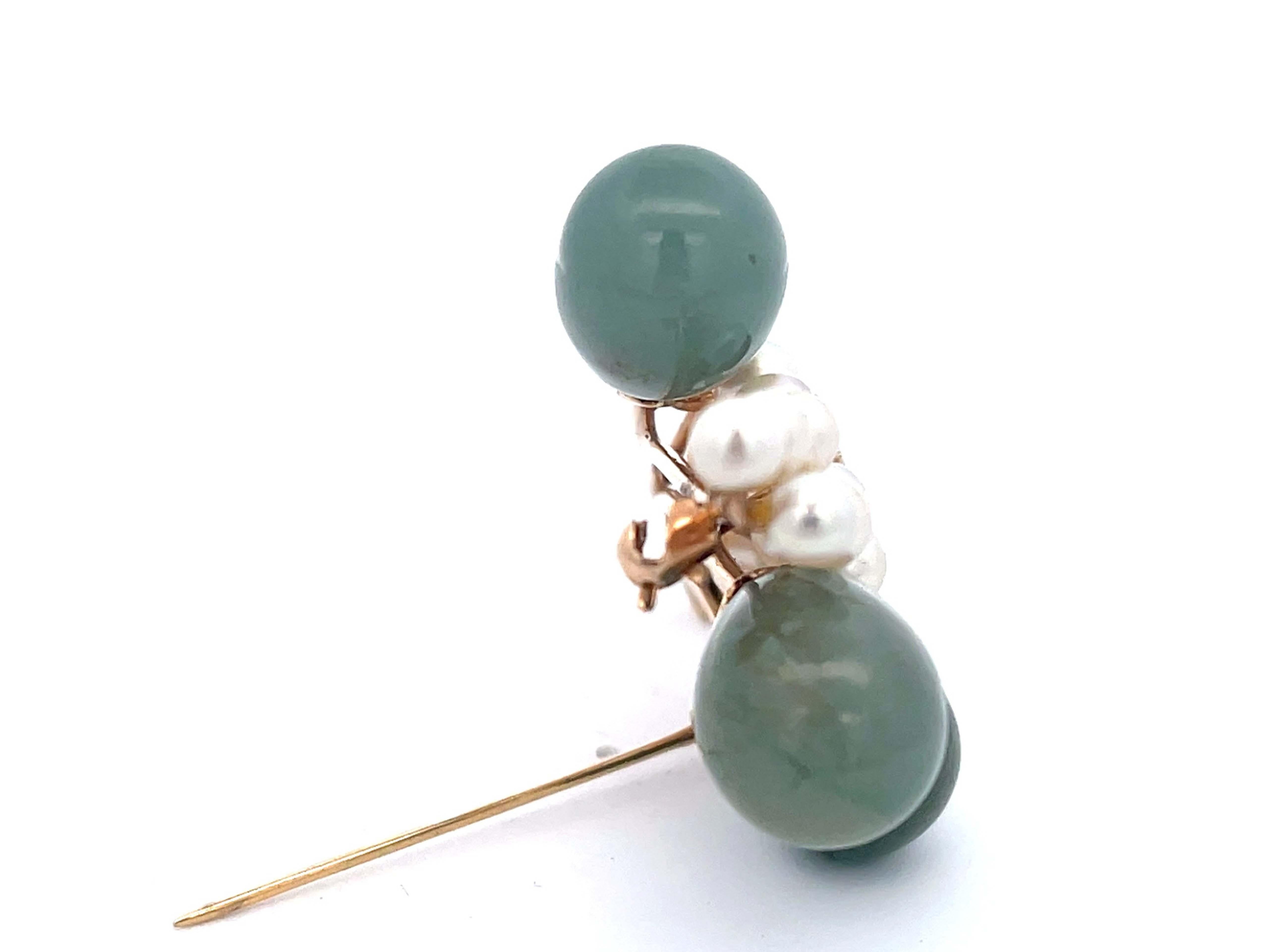 Mings Oval Jade Droplets Leaf and Pearl Brooch in 14k Yellow Gold In Excellent Condition For Sale In Honolulu, HI