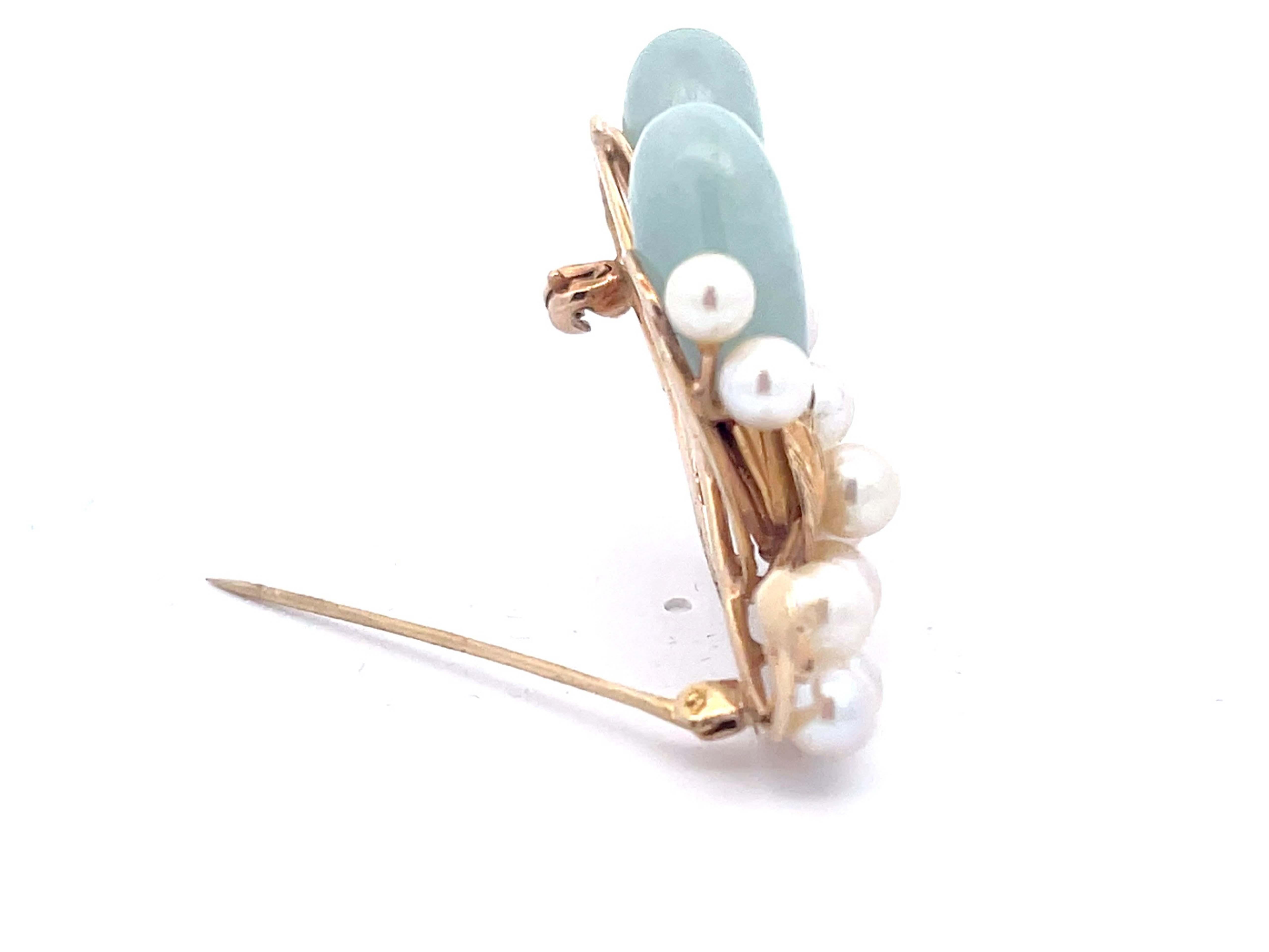 Mings Oval Jade Leaf and Pearl Brooch in 14k Yellow Gold In Excellent Condition For Sale In Honolulu, HI