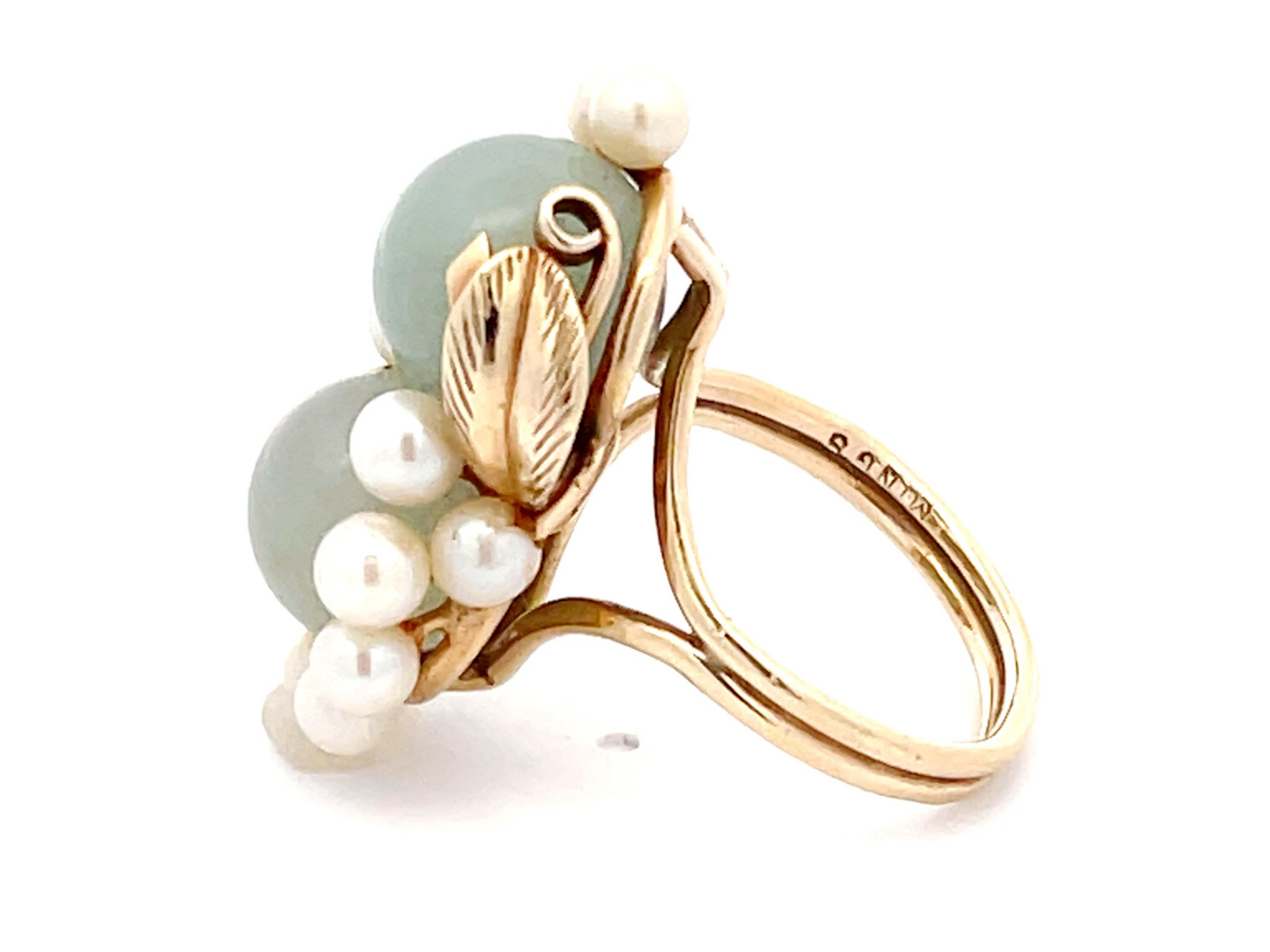 Round Cut Mings Pale Green Jade Pearl and Leaf Ring in 14k Yellow Gold For Sale