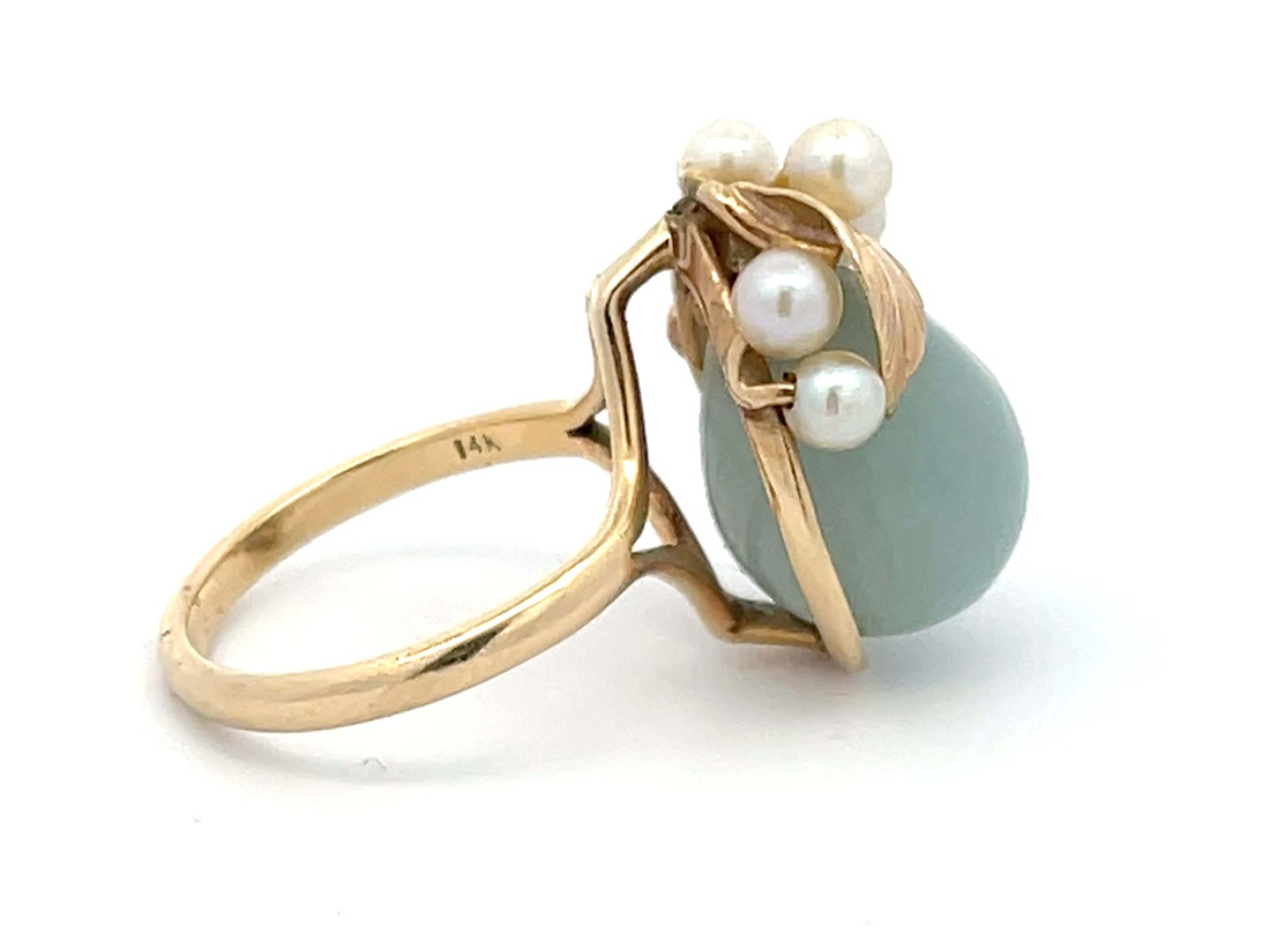 Mings Ring aus 14 Karat Gelbgold mit birnenförmiger Jade und Perle (Moderne) im Angebot