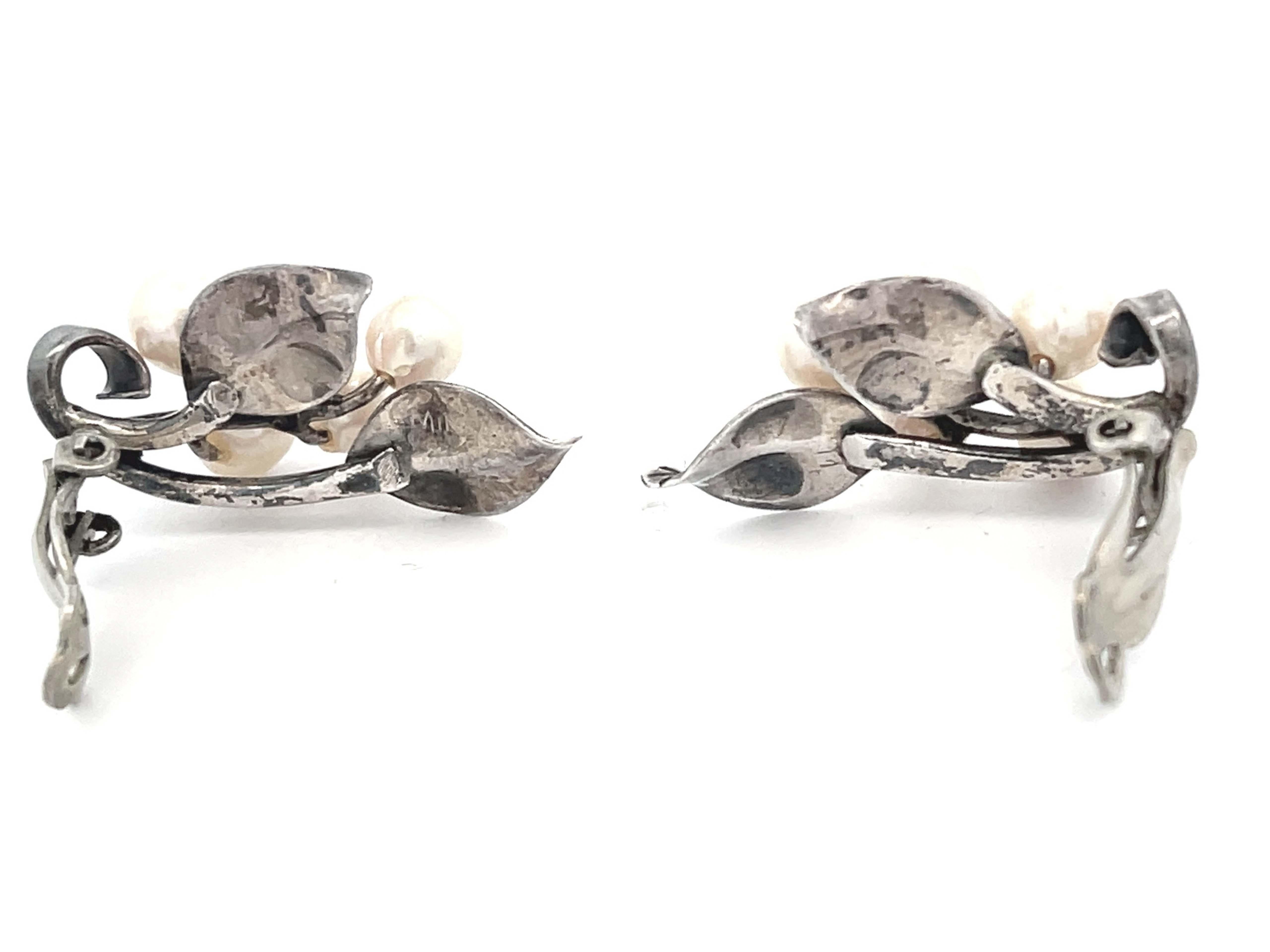 Mings Perle und Blatt Clip auf Ohrringe in Sterling Silber (Rundschliff) im Angebot