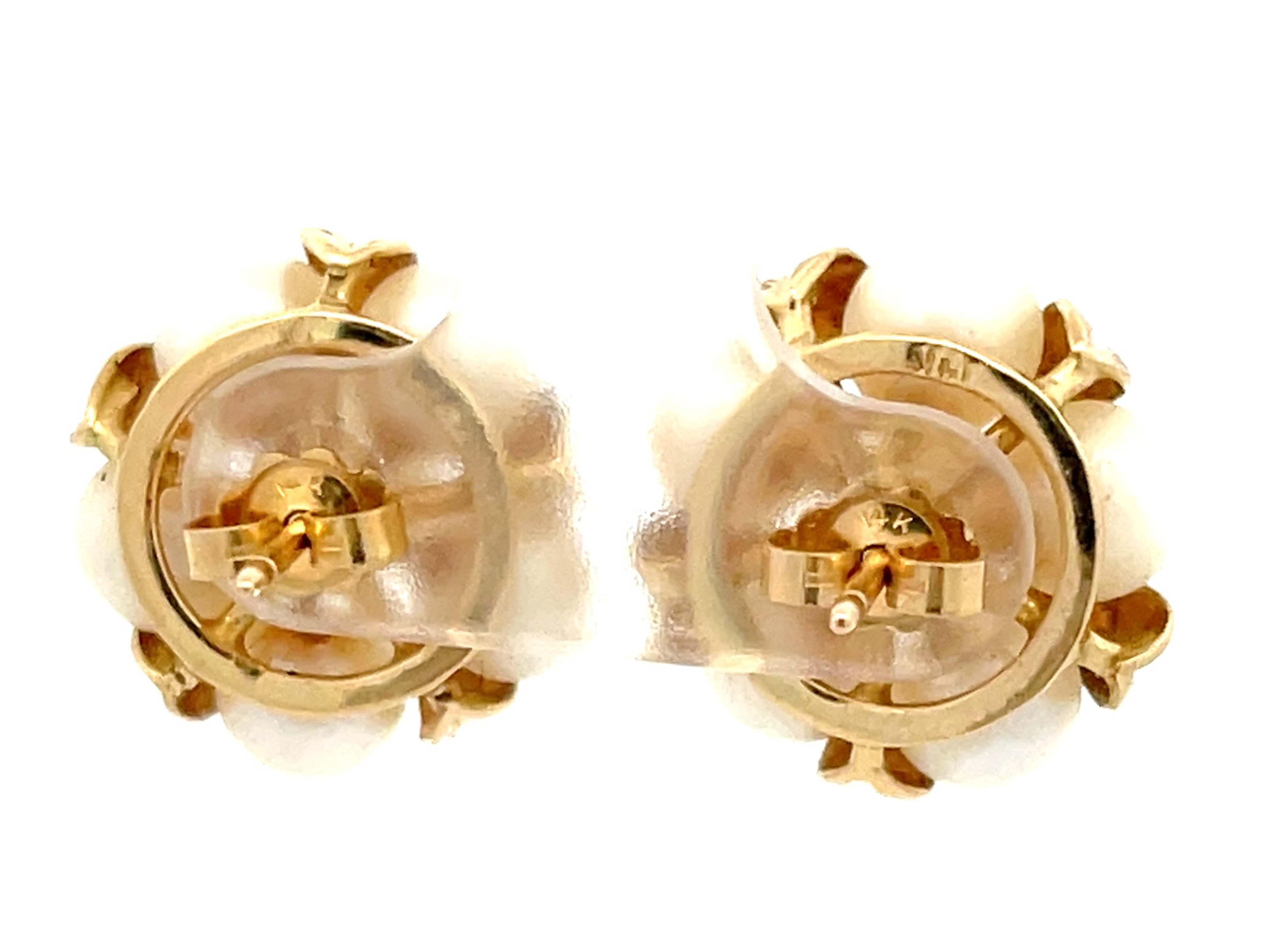 Women's Mings Pearl Flower and Gold Leaf Earrings in 14 Karat Yellow Gold For Sale