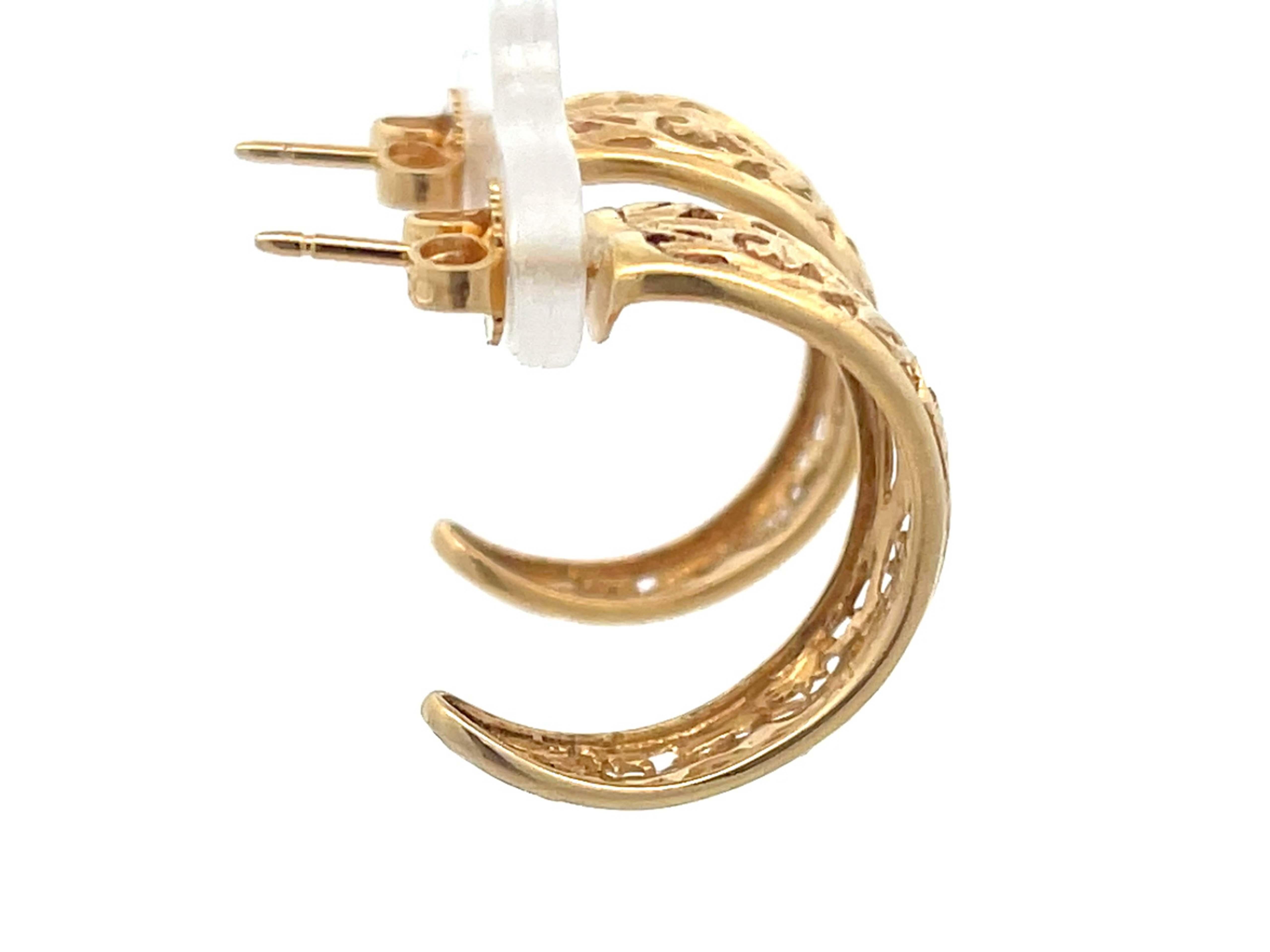 Mings Pierced Scroll Design Wide Half Hoop Earrings in 14k Yellow Gold In Excellent Condition For Sale In Honolulu, HI