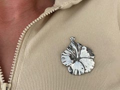 Mings Hibiscus Flower Brooch in Sterling Silver