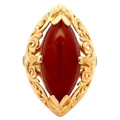 Bague Mings en or jaune 14 carats avec jade cabochon marquise rouge