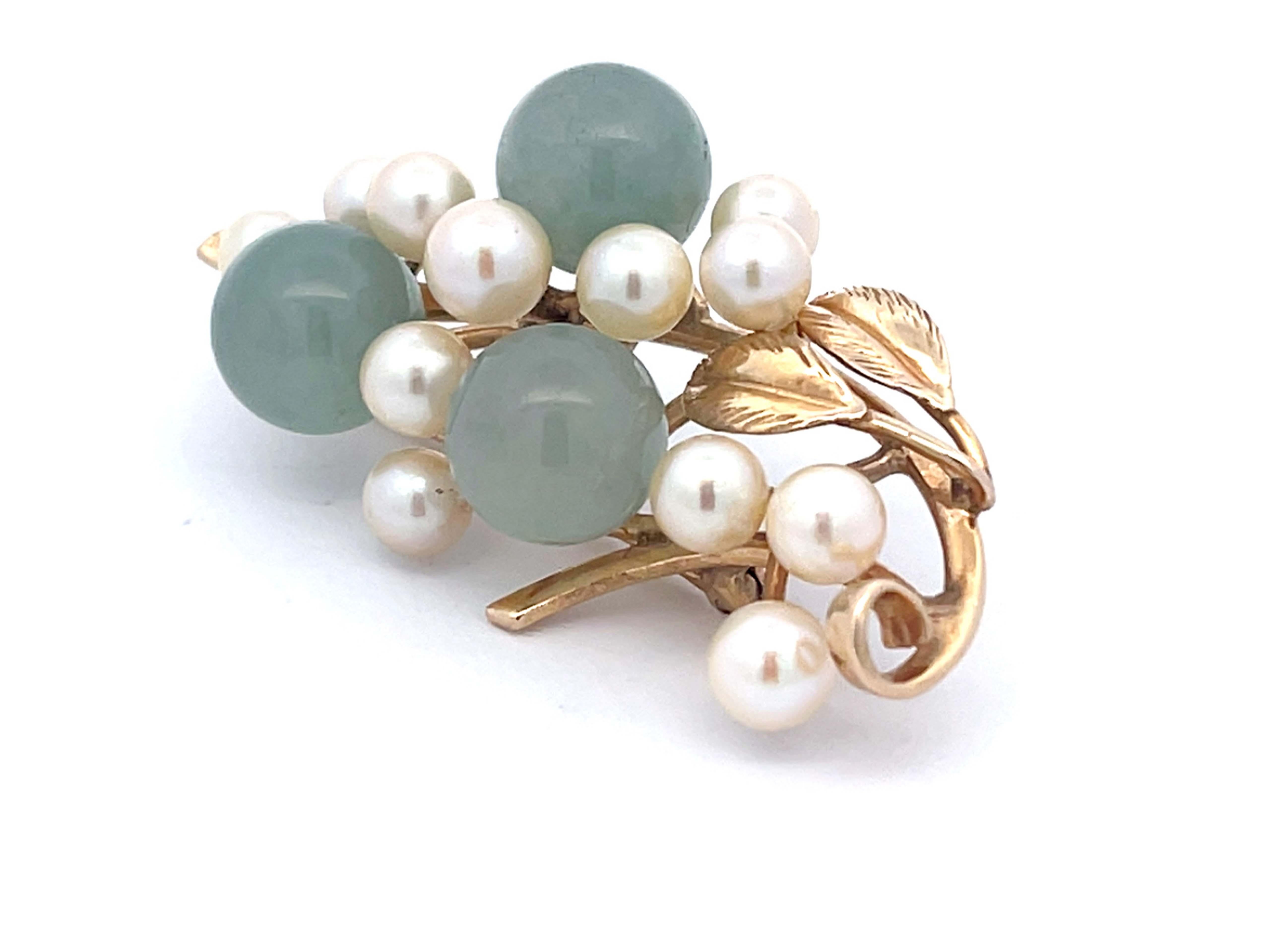Round Cut Mings Round Jade Leaf and Pearl Brooch in 14k Yellow Gold For Sale
