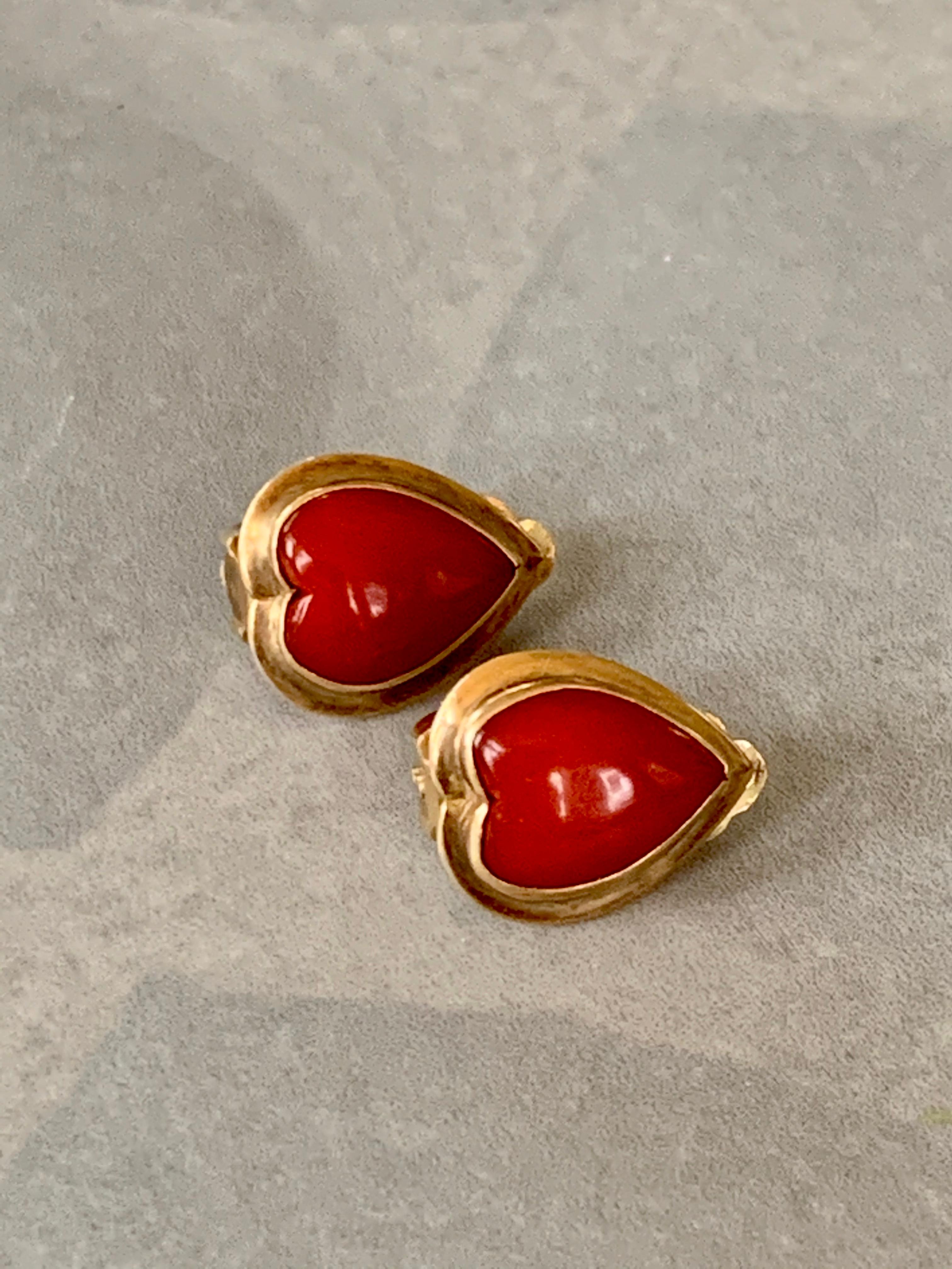 Women's Ming's Signed Oxblood Coral Heart Cabochon 14 Karat Yellow Gold Clip-On Earrings