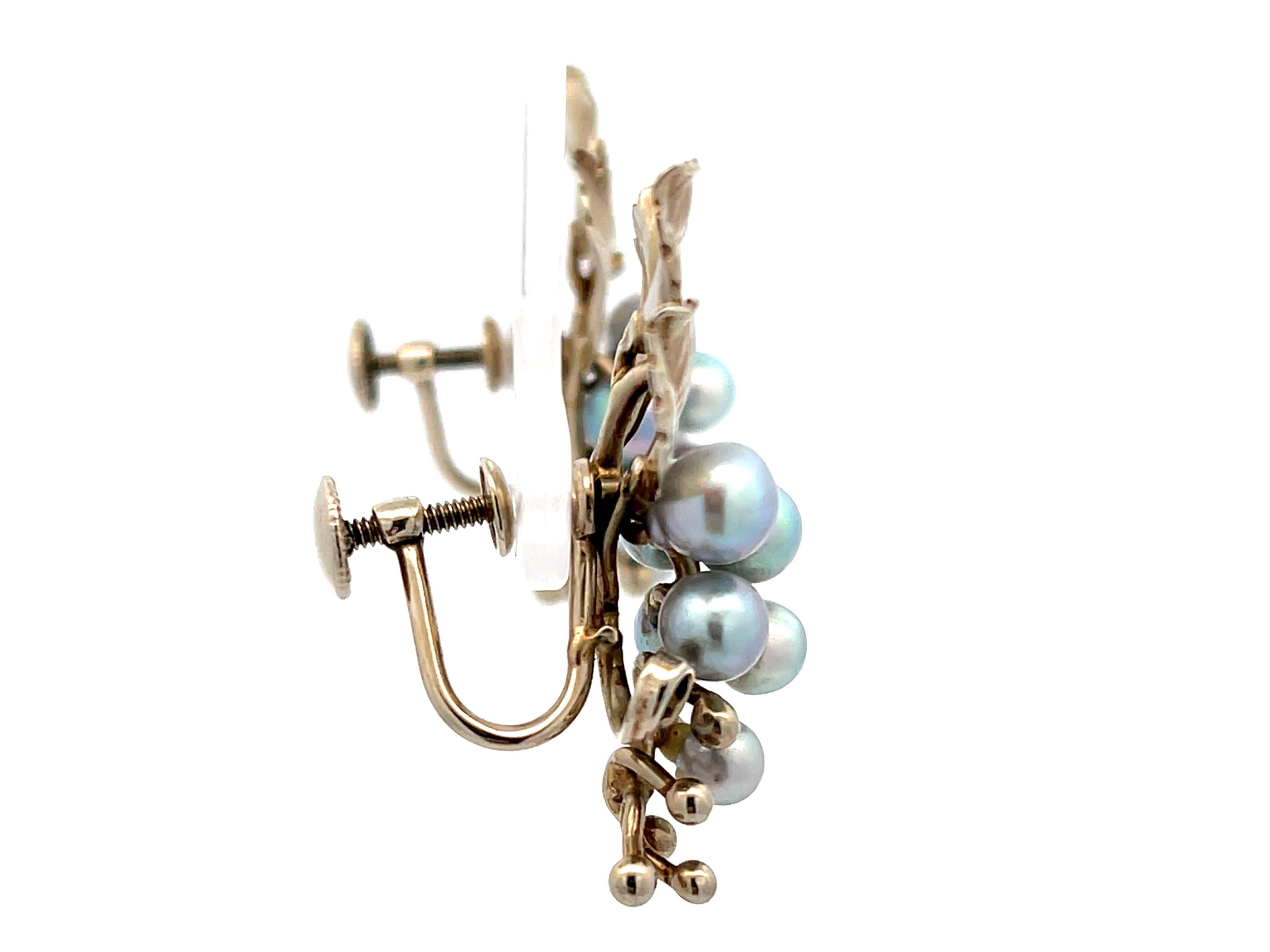 Moderno Orecchini con perle e foglie in oro bianco 14k di Ming Silver in vendita