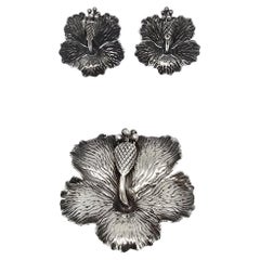 Set di spille e orecchini a clip con fiore di ibisco in argento 925 di Ming Ming #22842