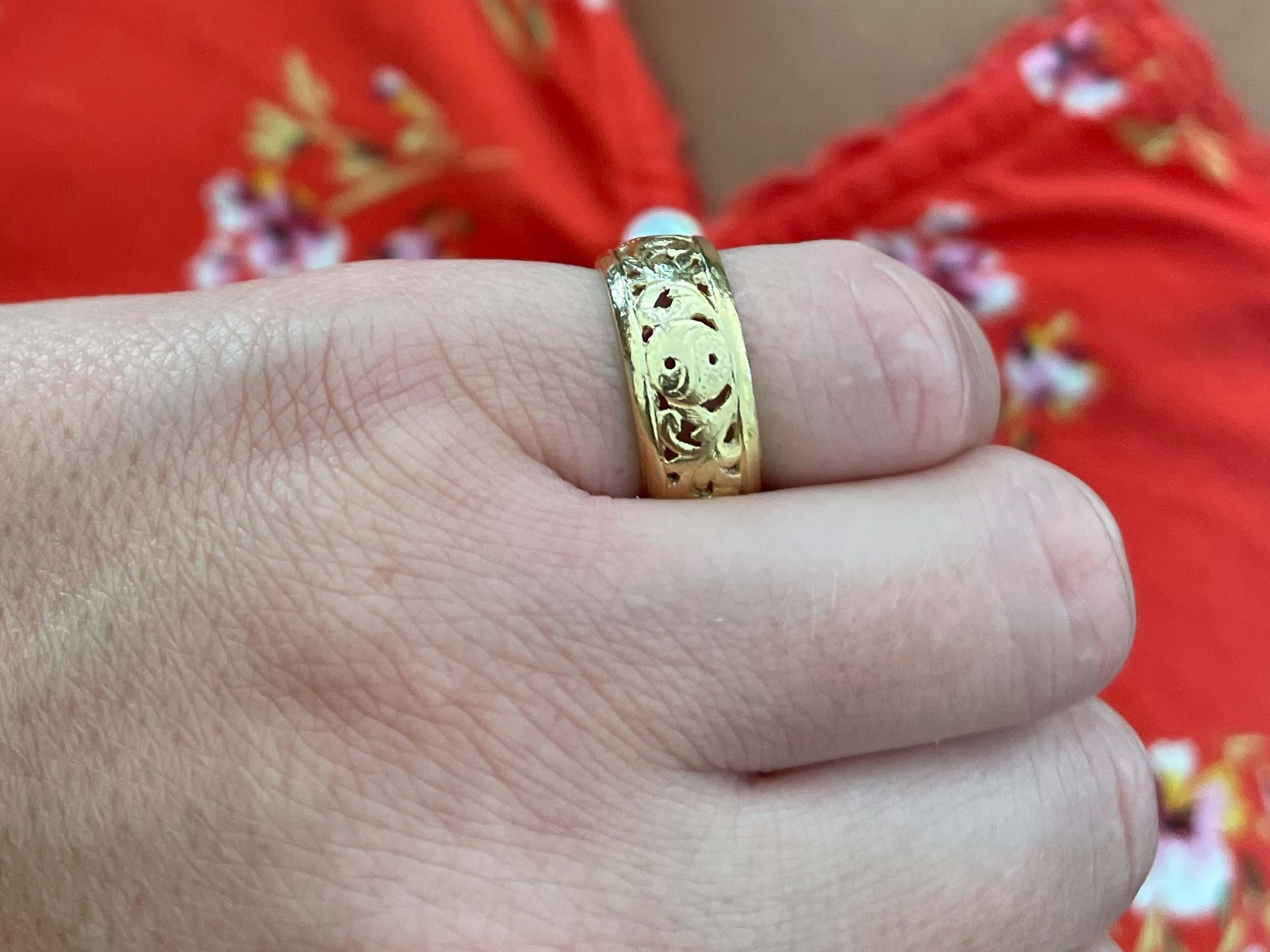 Ring Specifications:

Designer: Ming's

Metal: 14k Yellow Gold

Total Weight: 4.1 Grams

Ring Size: 5.25 (resizable)

Stamped: 