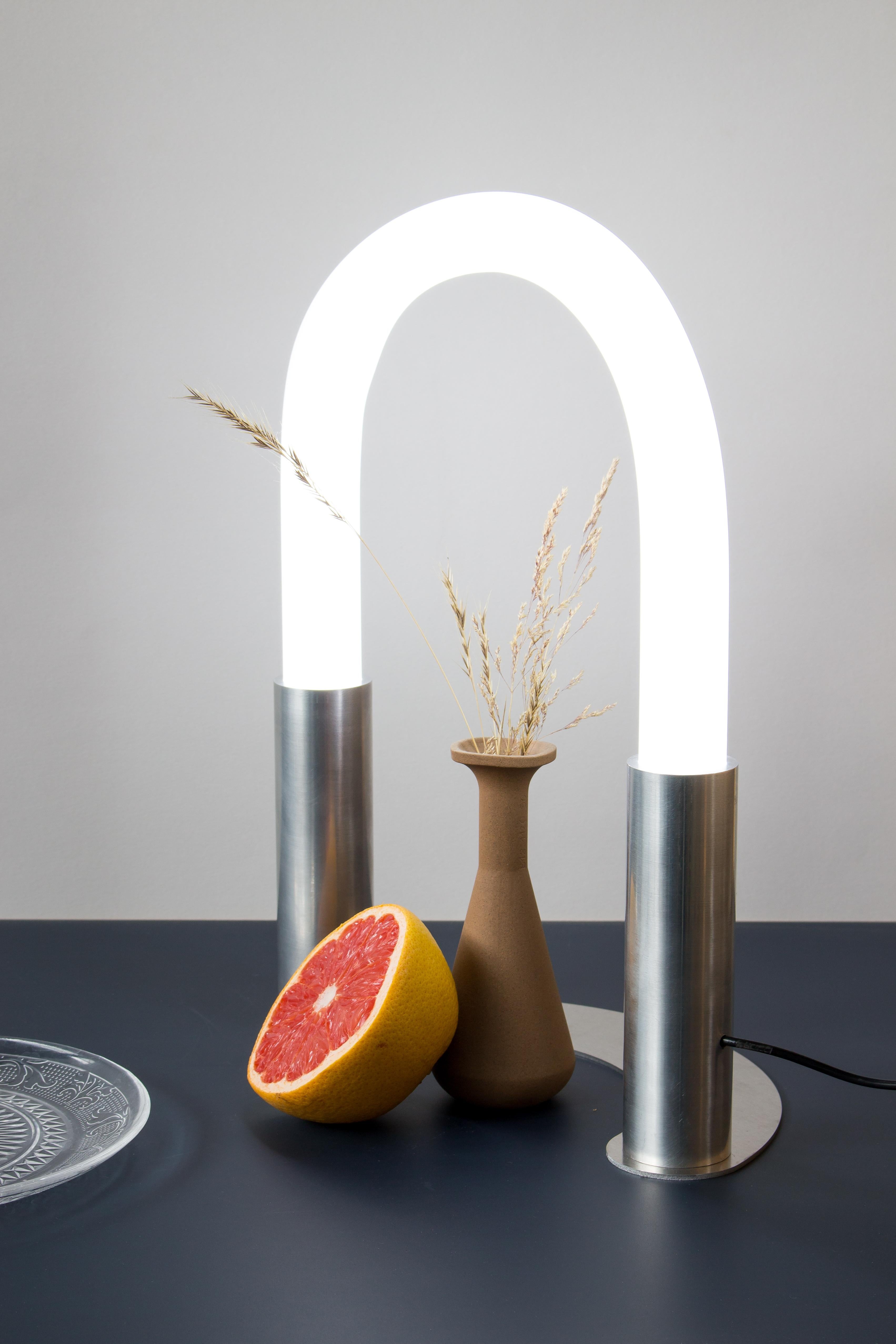 XXIe siècle et contemporain Mini lampe de bureau Arceo de Joachim-Morineau Studio en vente