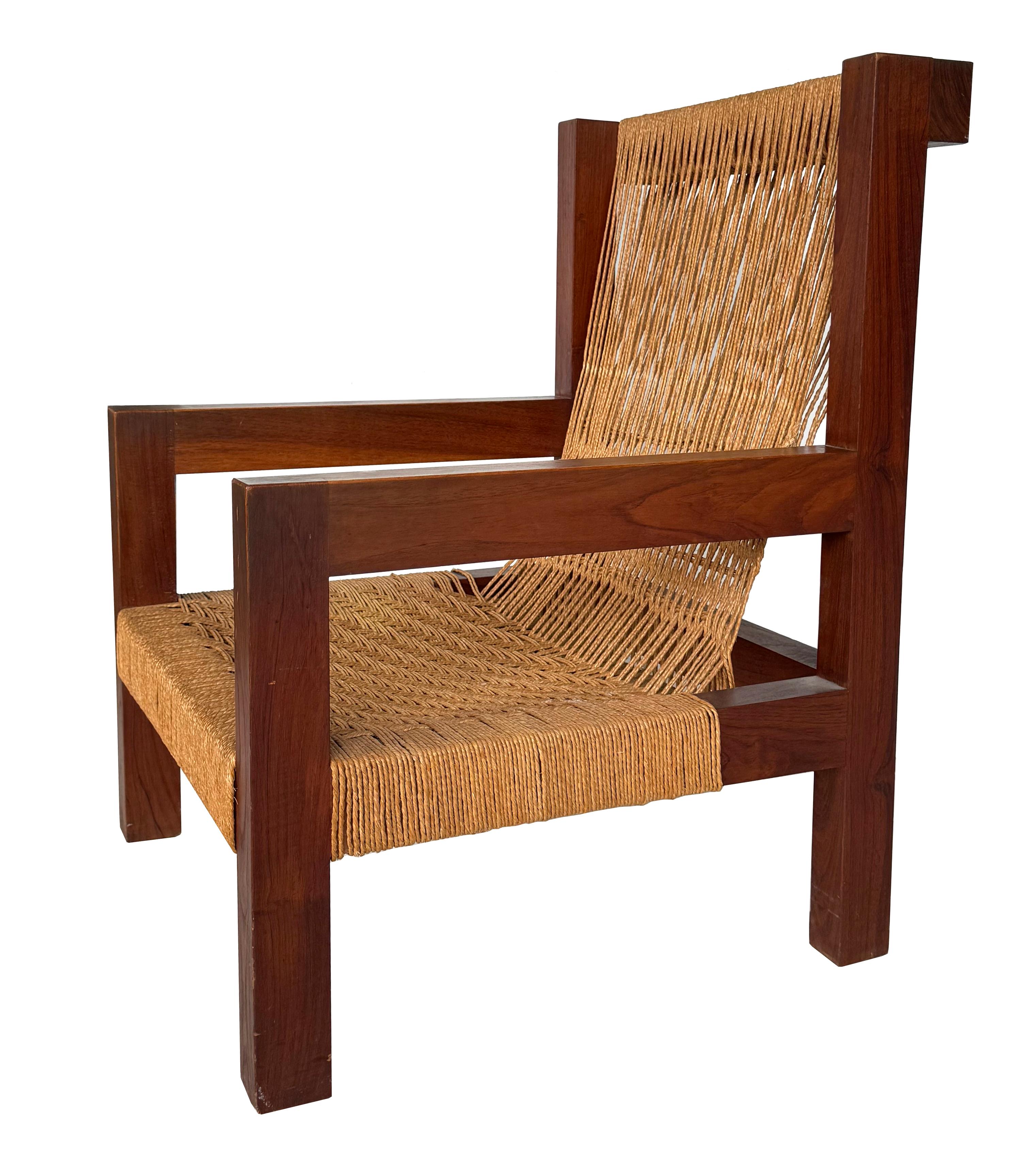 Mini Boga Lounge Chair for Taaru in Teak  In Good Condition For Sale In Toronto, Ontario