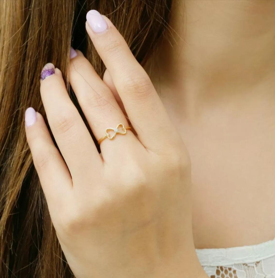 Women's or Men's Mini Bow Shaped Diamond Ring 14k Solid Gold Everyday Use Diamond Ring Jewelry. For Sale