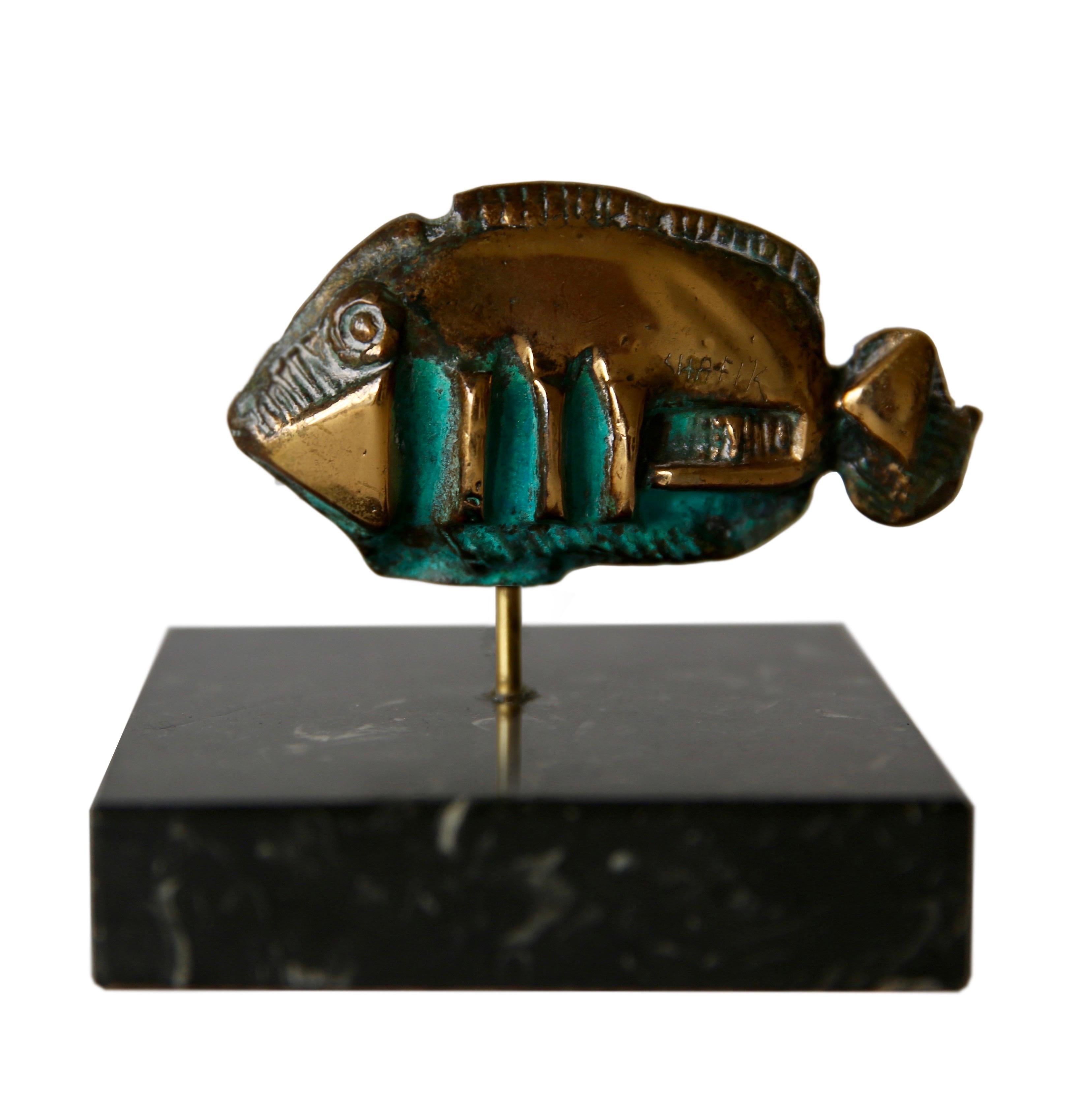 Mini Brutalist Bronze and Verdigris Fish Sculpture, 1970s In Excellent Condition For Sale In Brussels, BE